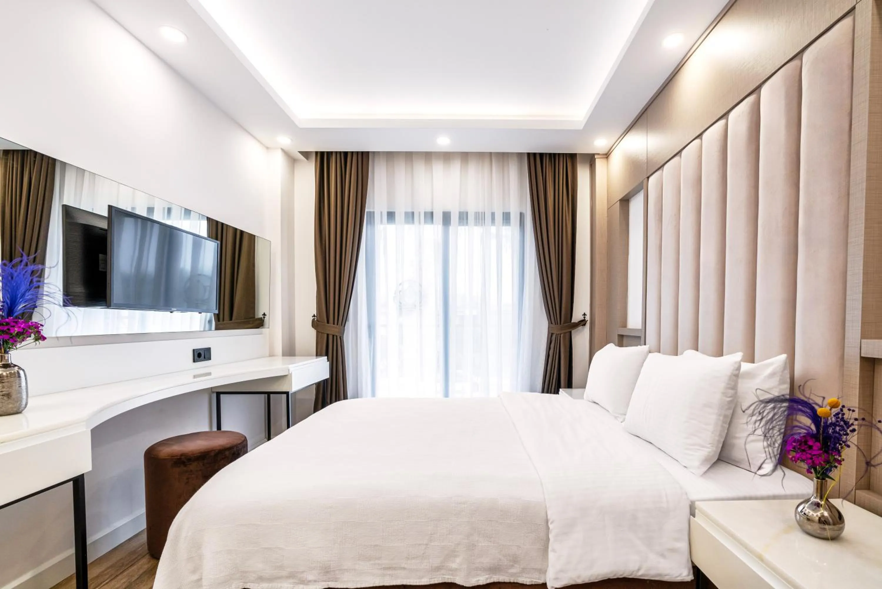 Bed in Edem Flower Hotel