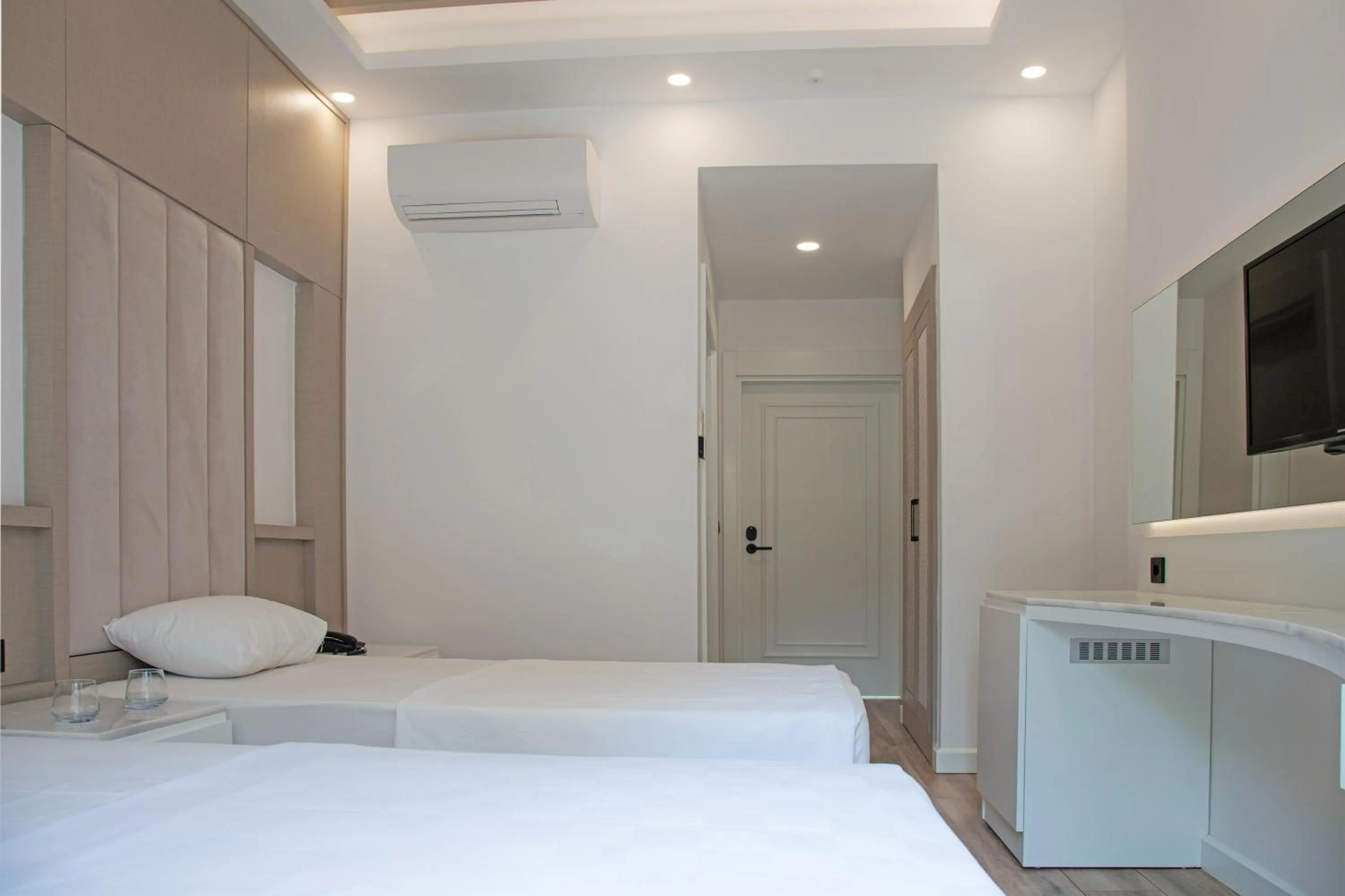 Photo of the whole room in Edem Flower Hotel