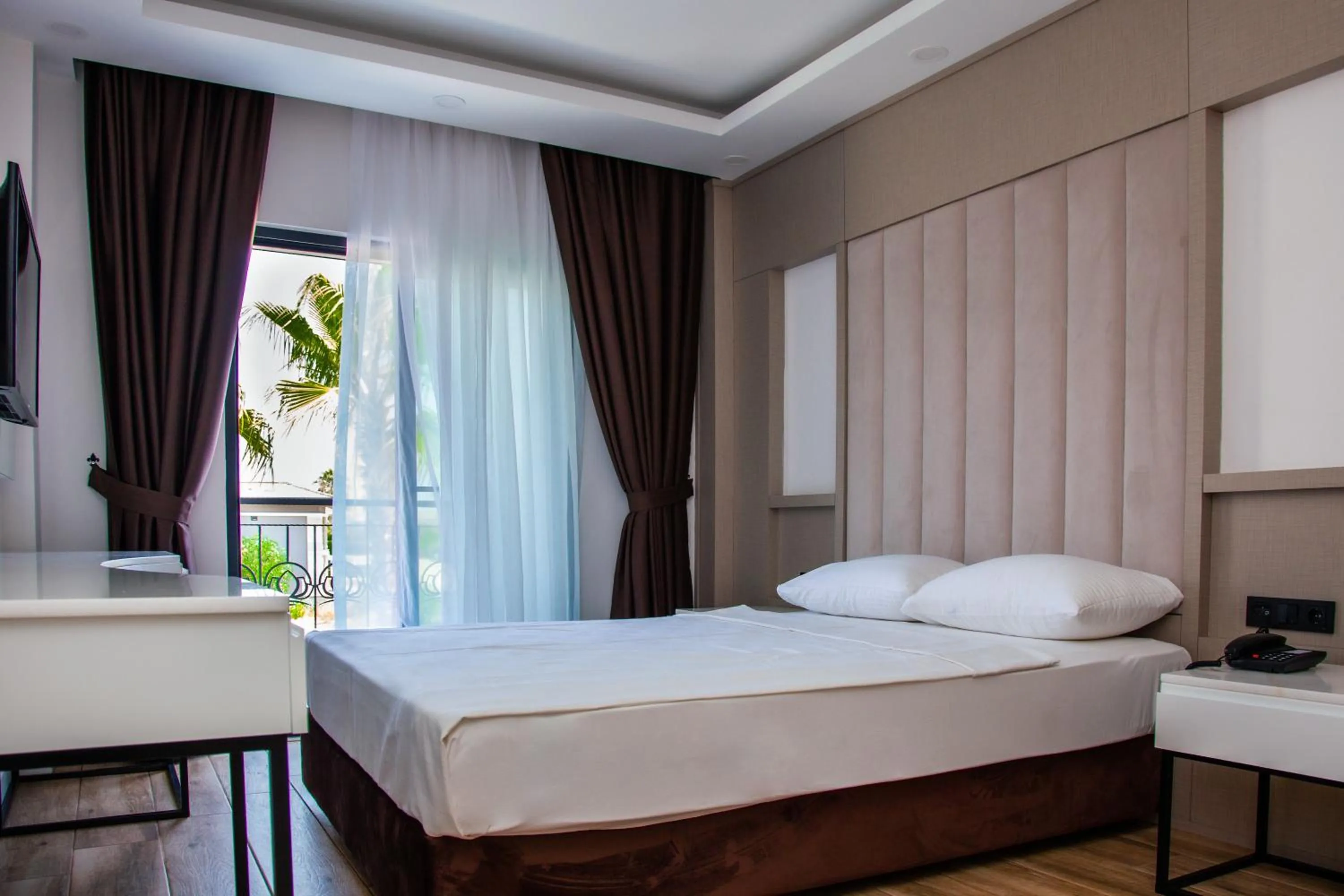 Bed in Edem Flower Hotel