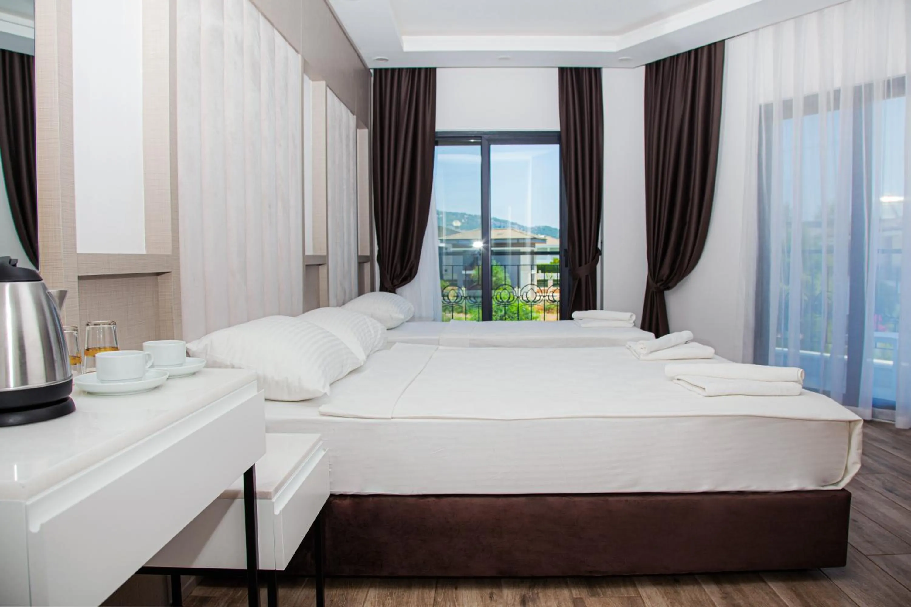 Bed in Edem Flower Hotel