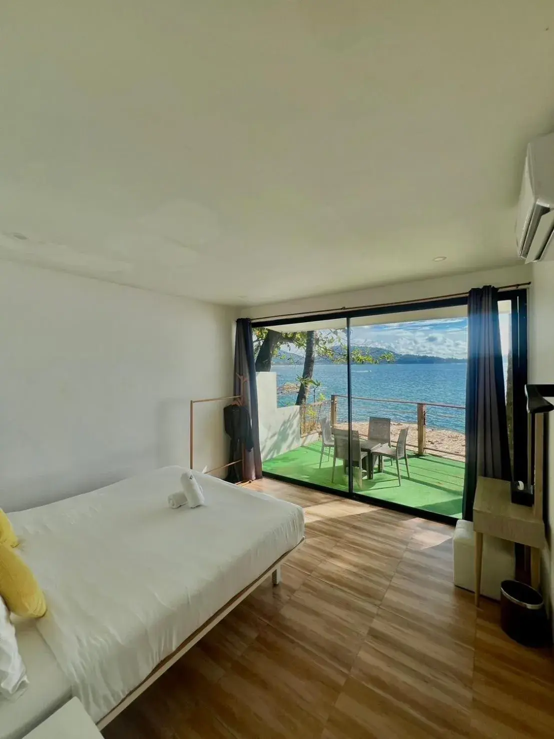 Family Room with Sea View in patong sunset villa Phuket Family Room with Sea View in patong sunset villa Phuket