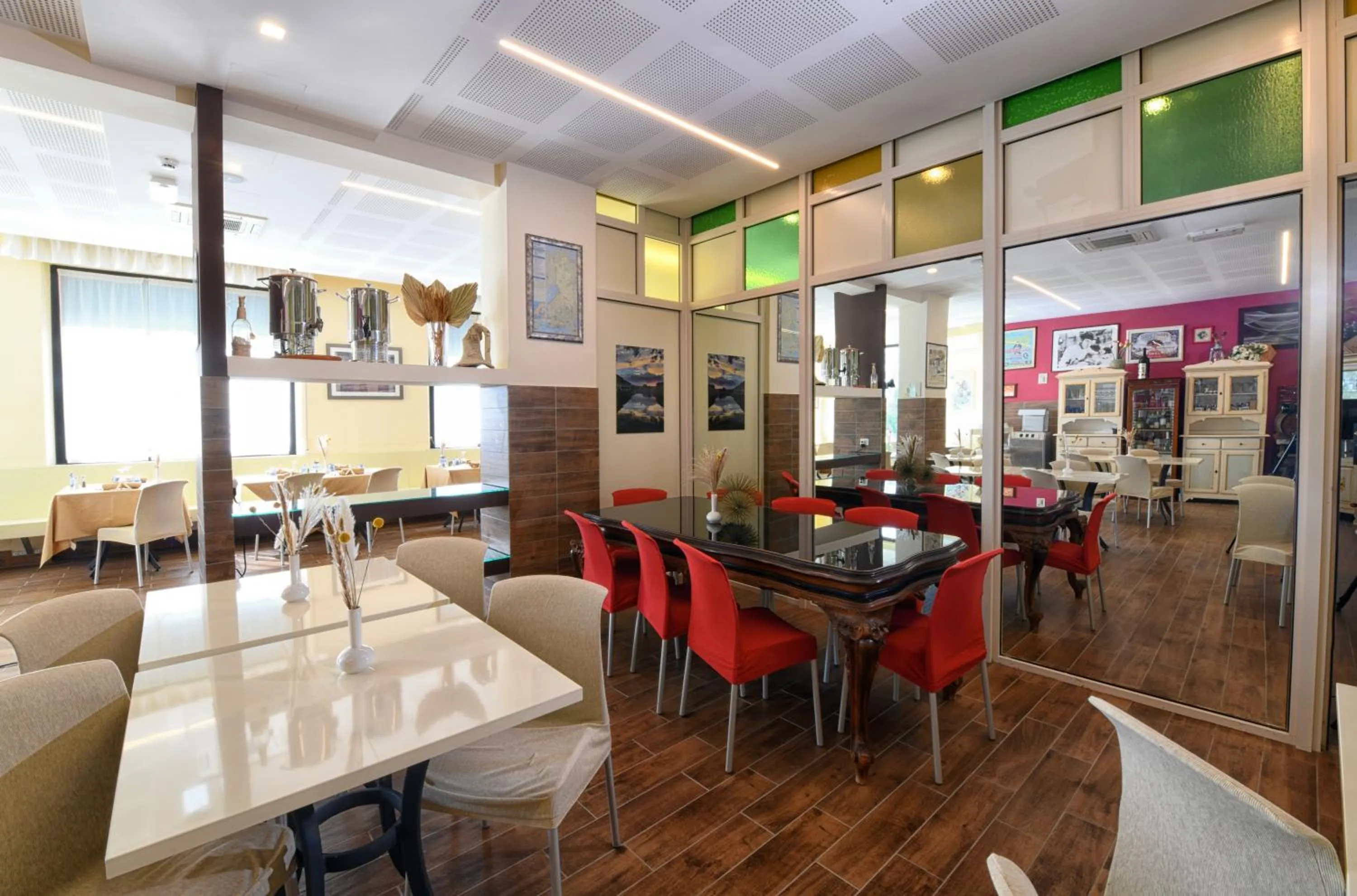 Restaurant/places to eat in Hotel Ancore