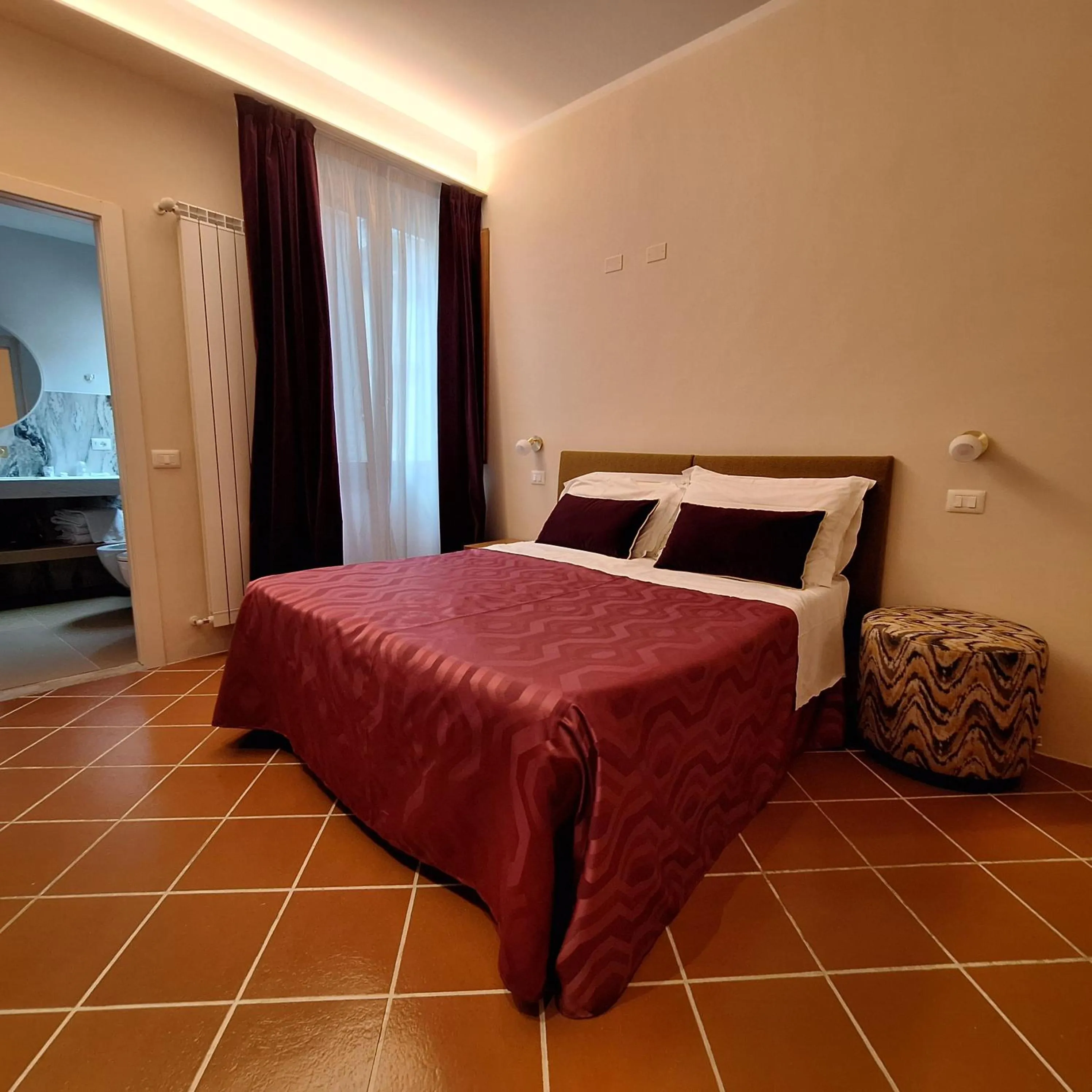 Bed in Hotel Maxim Axial