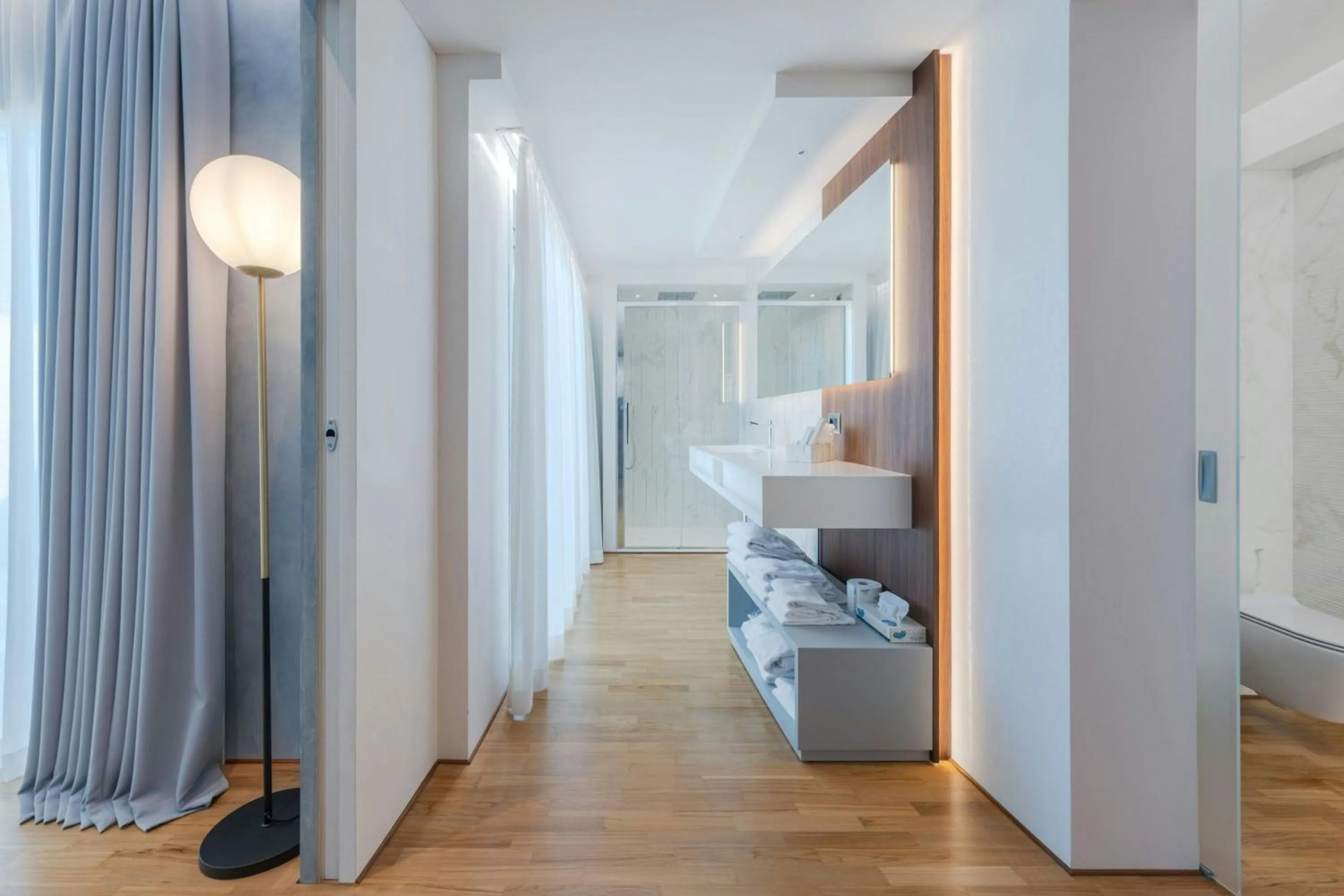 Bathroom, Bed in Courtyard by Marriott Venice Airport