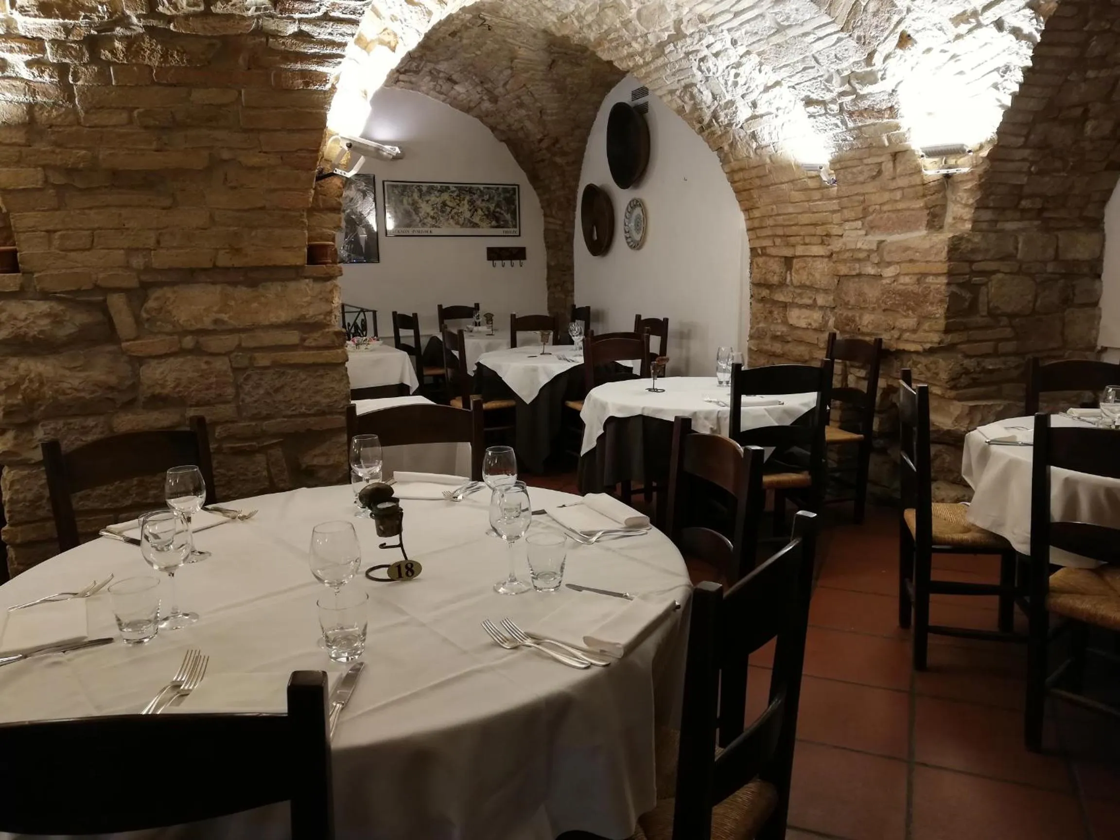 Restaurant/places to eat in Hotel Pax