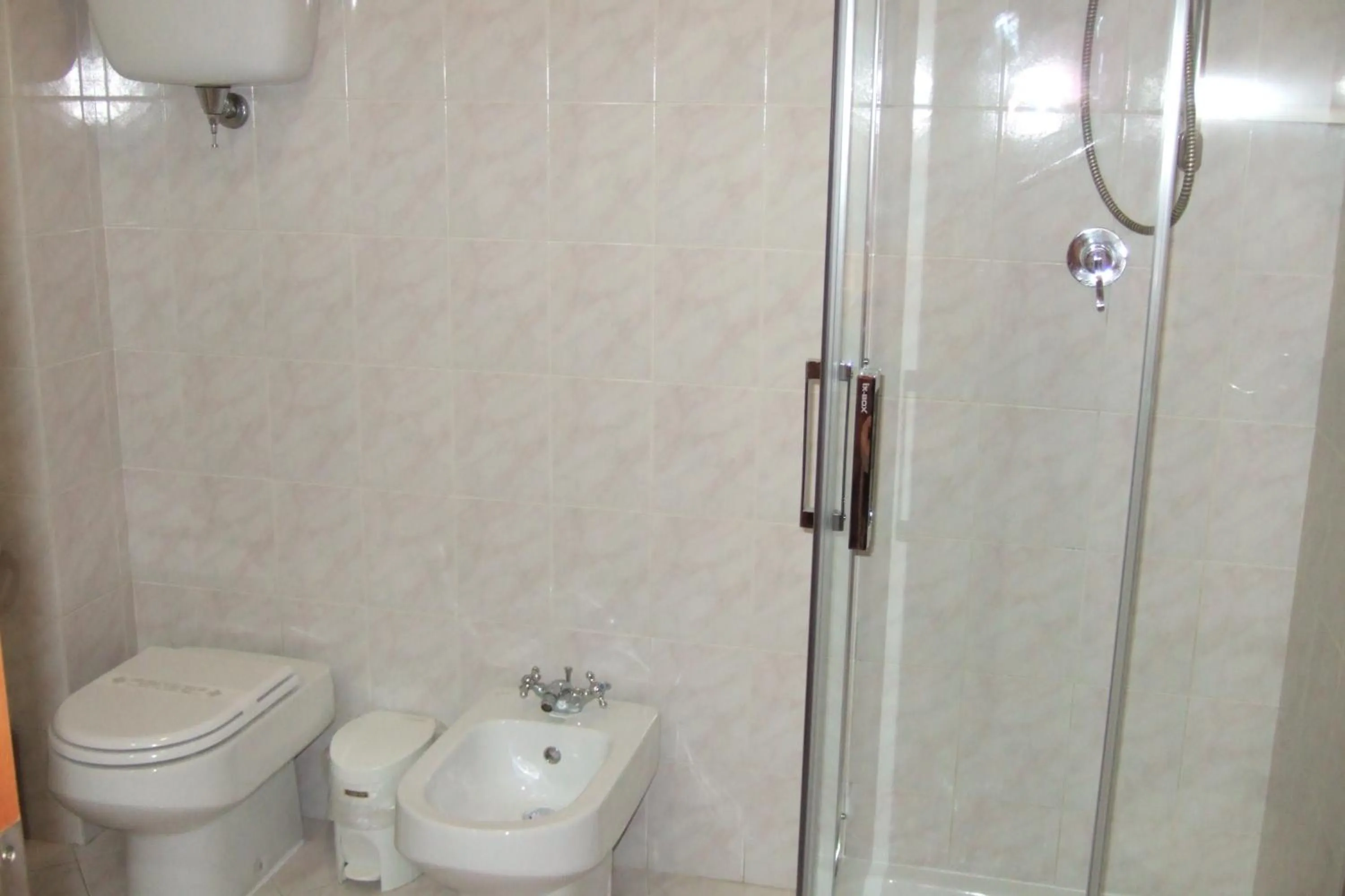 Shower in Hotel La Torre