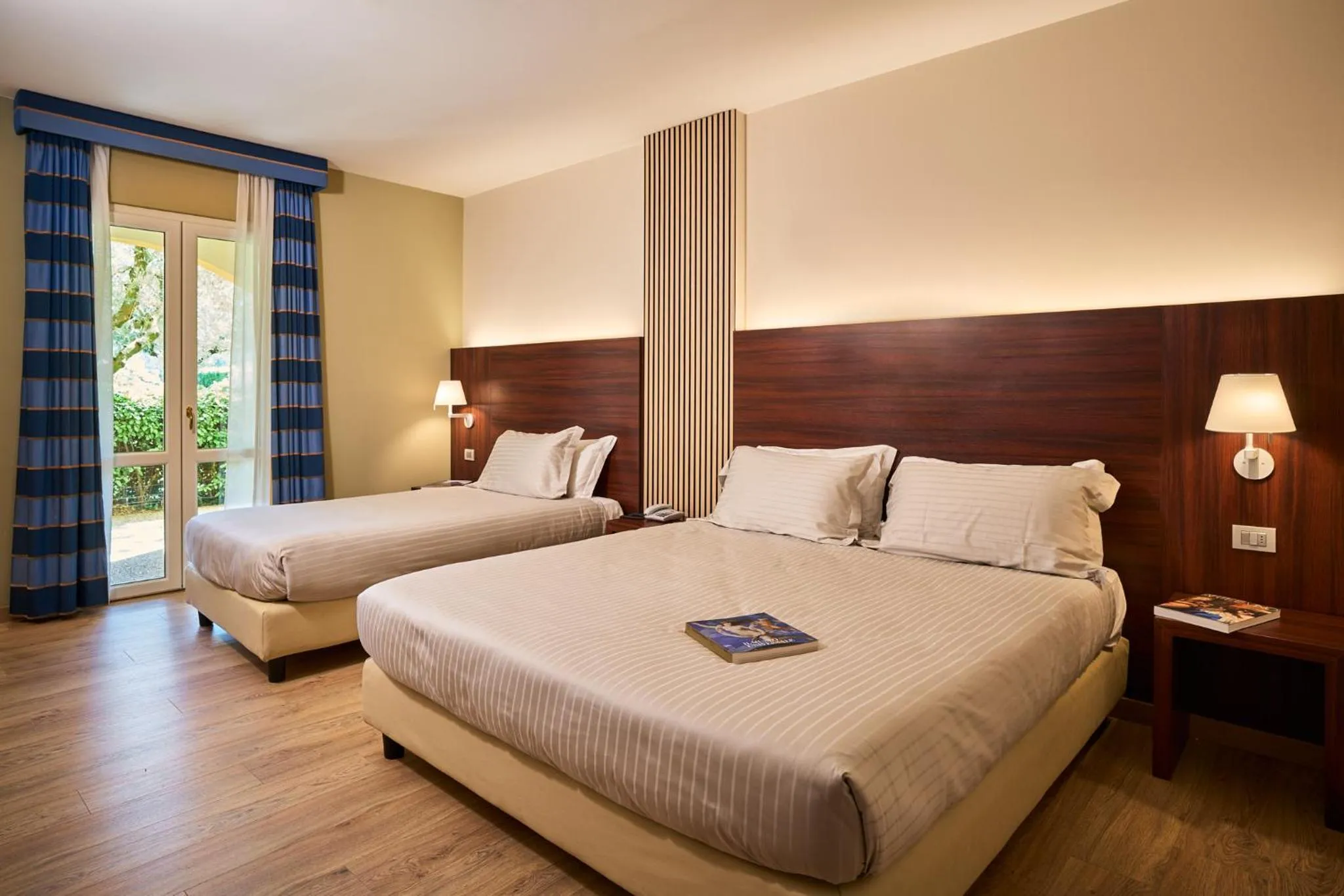 Patio, Bed in Delfina Palace Hotel