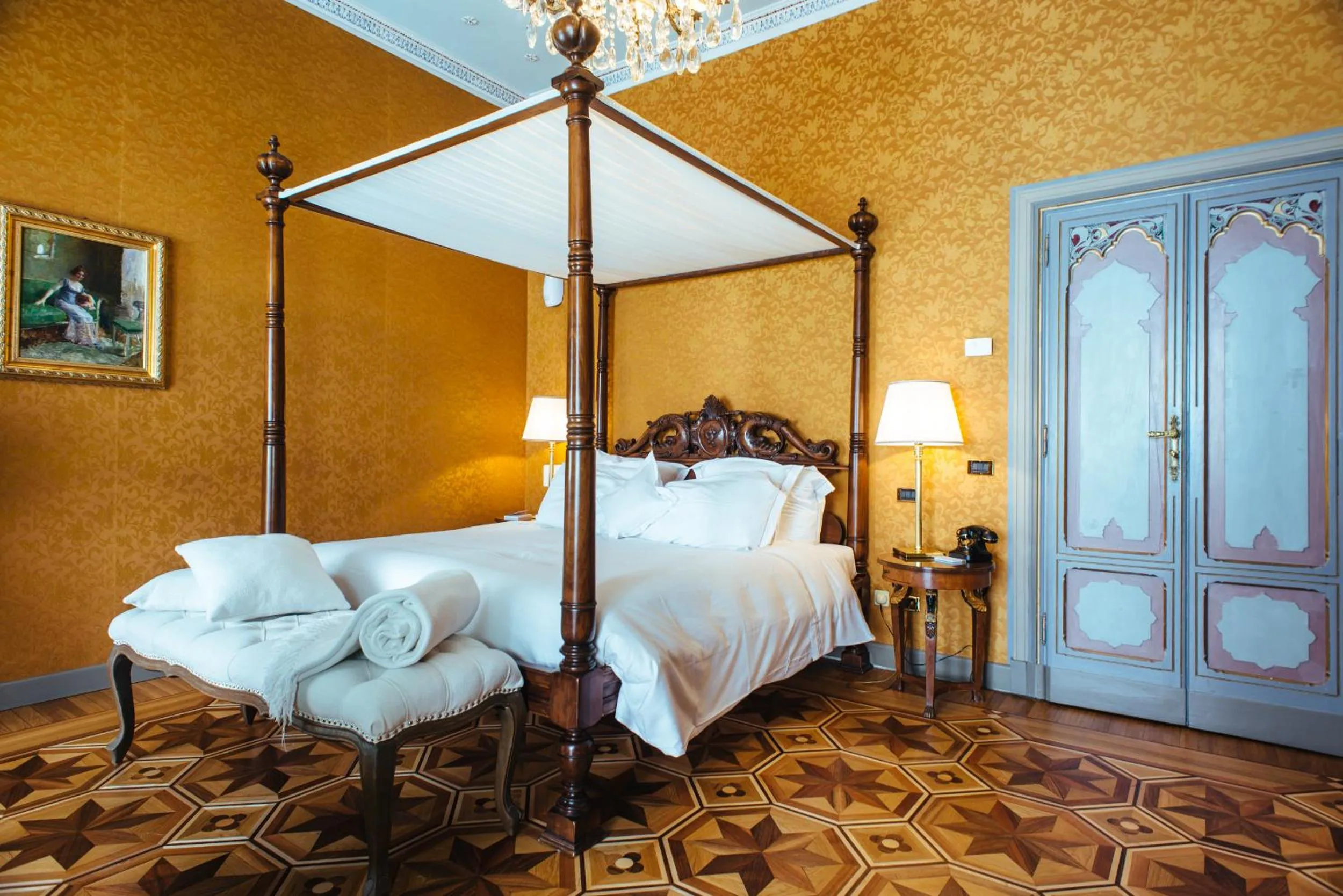 Photo of the whole room, Bed in Relais & Chateaux Villa Crespi