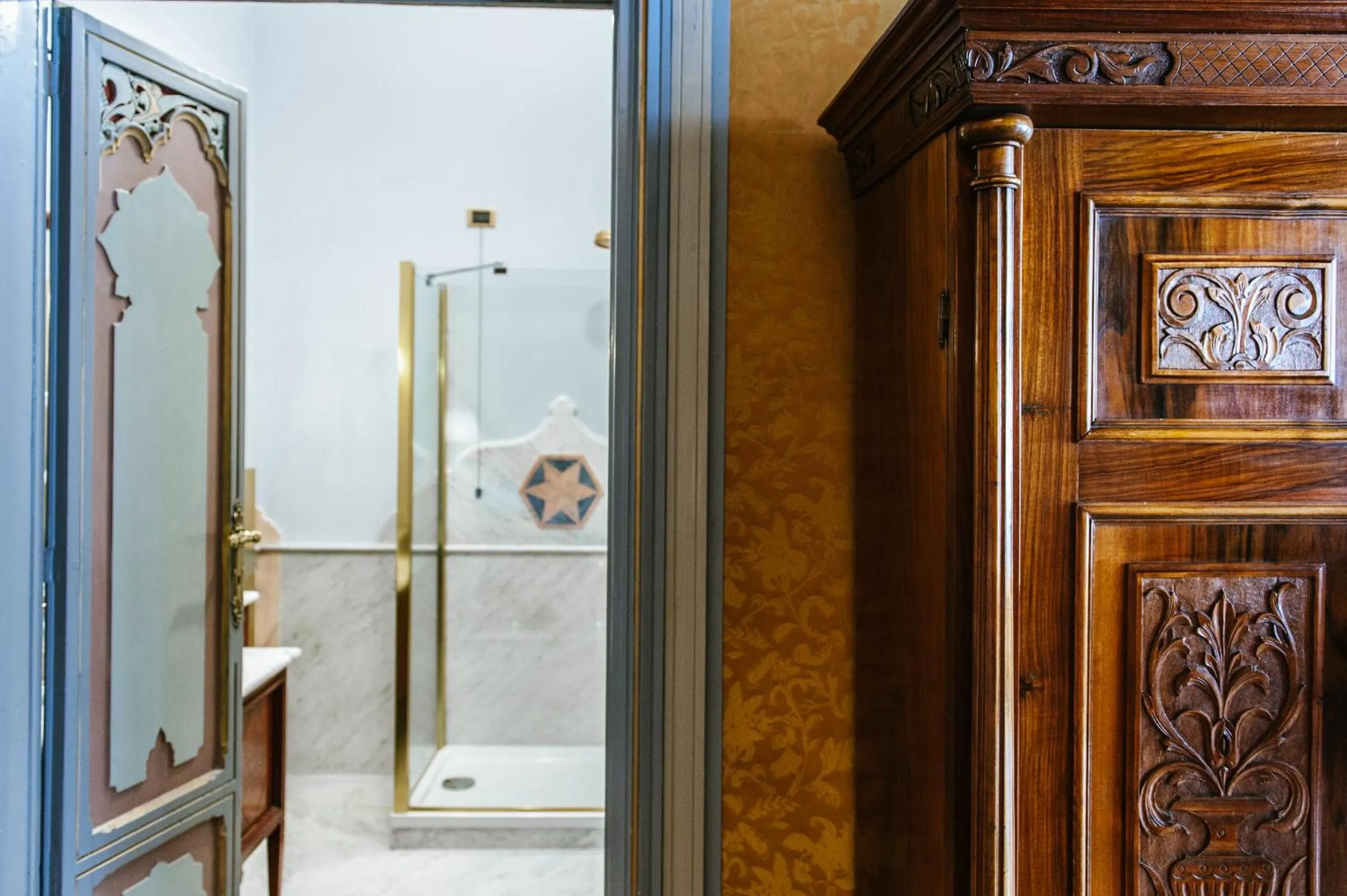 Shower in Relais & Chateaux Villa Crespi