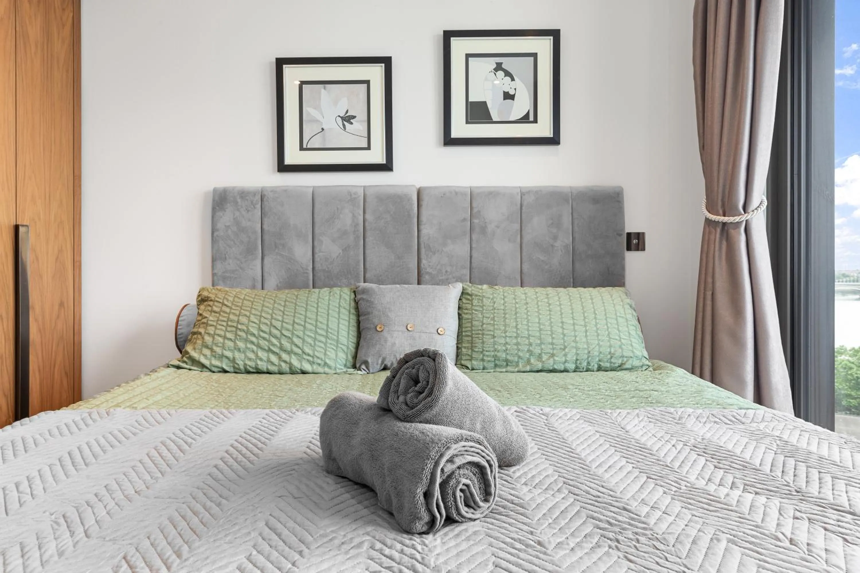 Bed in River Panorama Central London 2 bedroom New Development