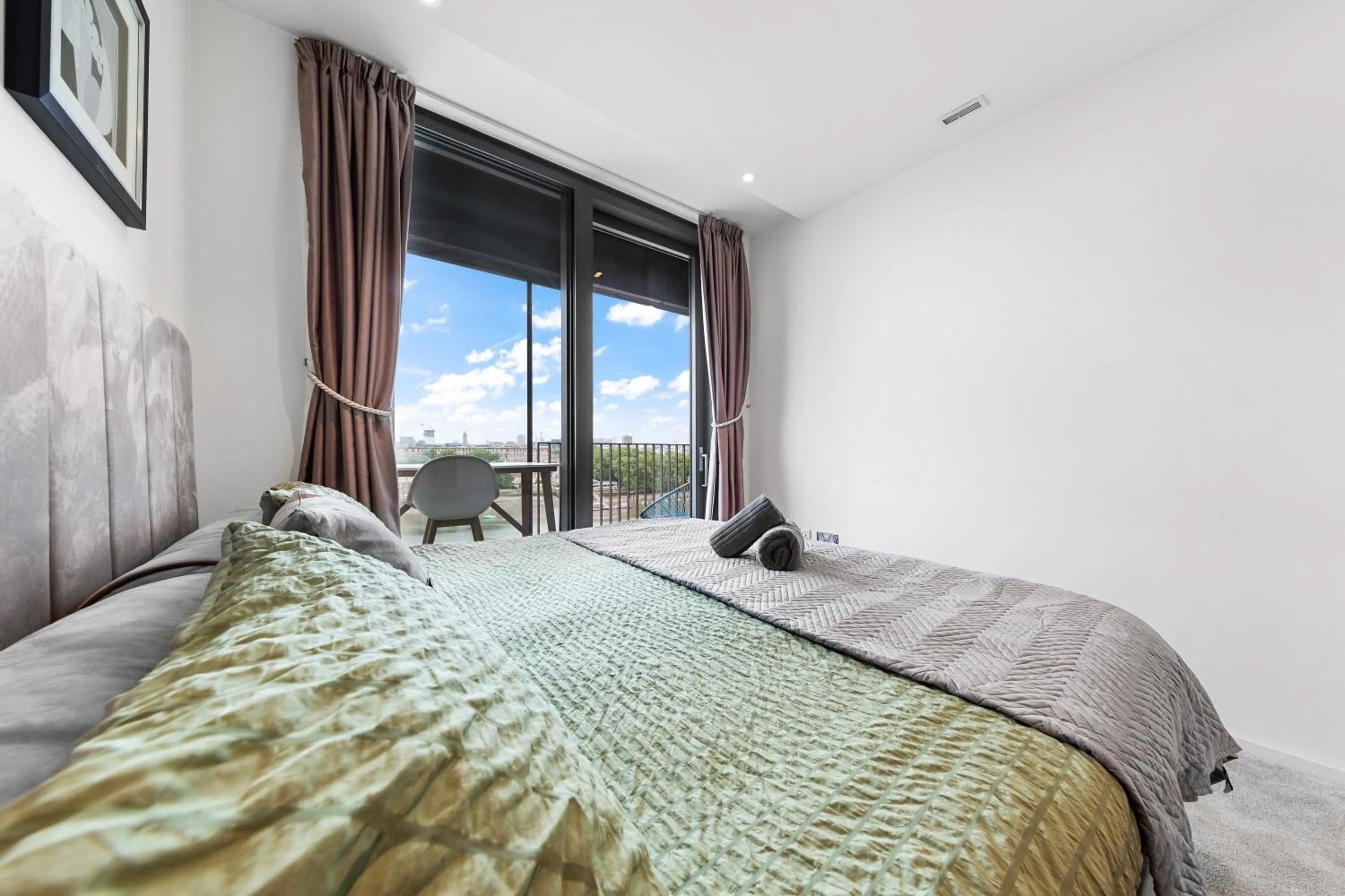 Bed in River Panorama Central London 2 bedroom New Development