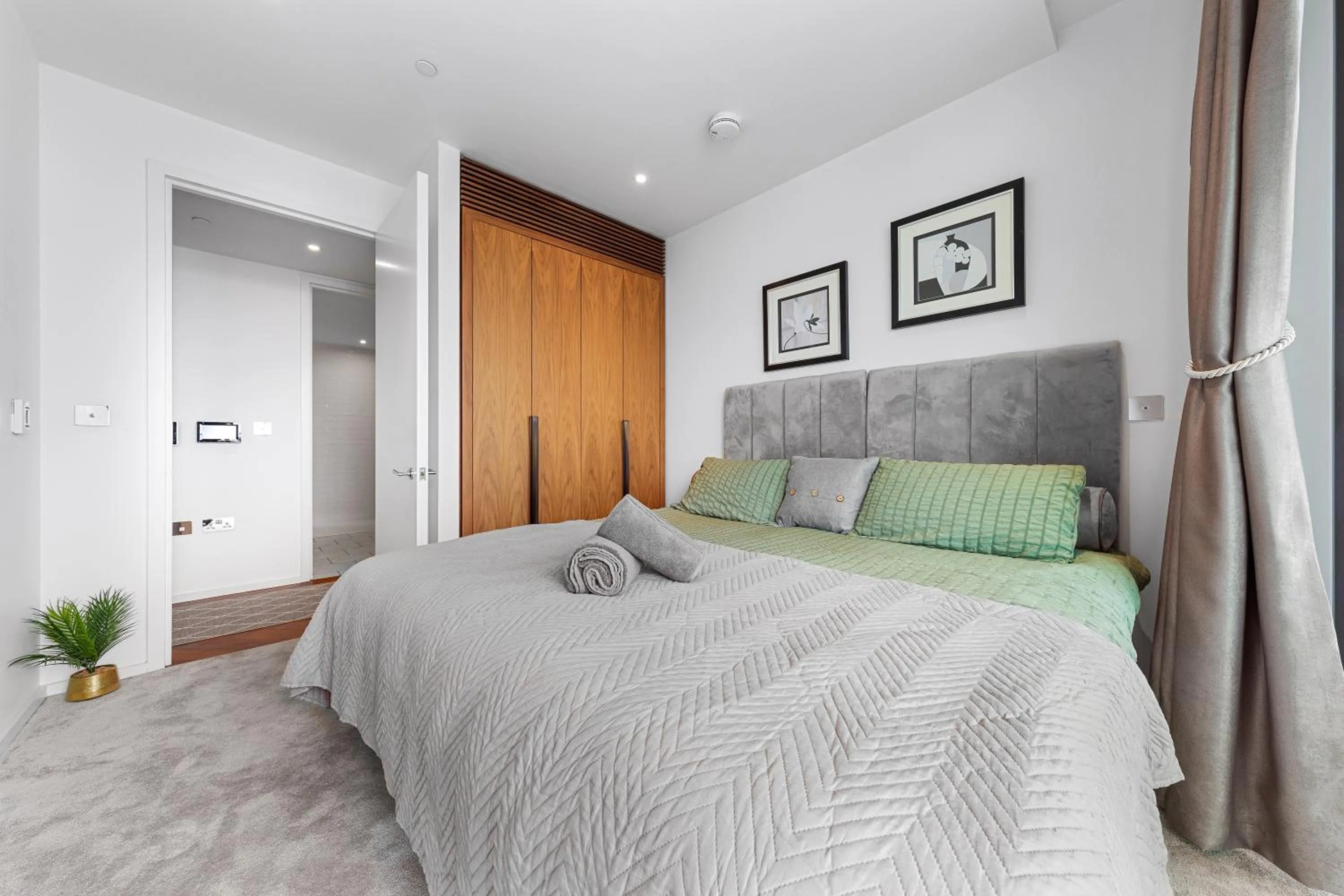 Bed in River Panorama Central London 2 bedroom New Development
