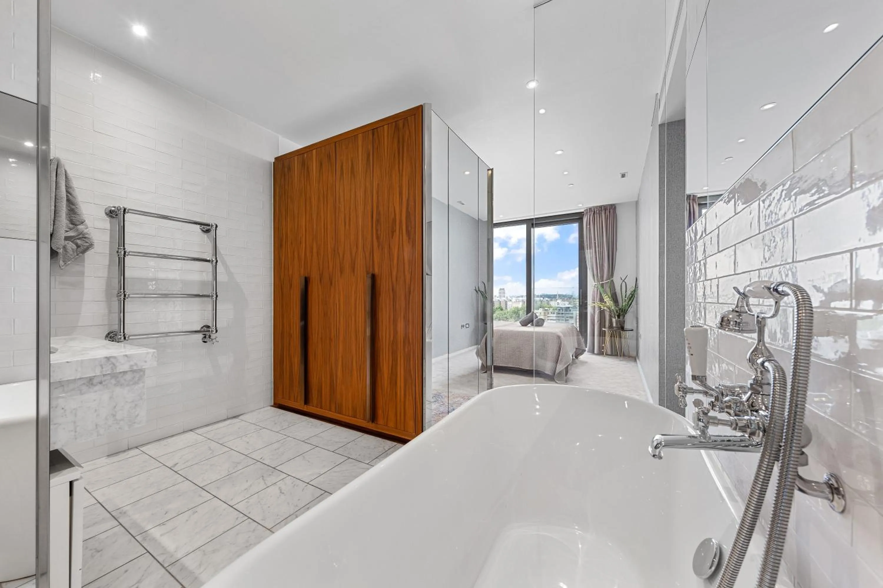 Shower in River Panorama Central London 2 bedroom New Development