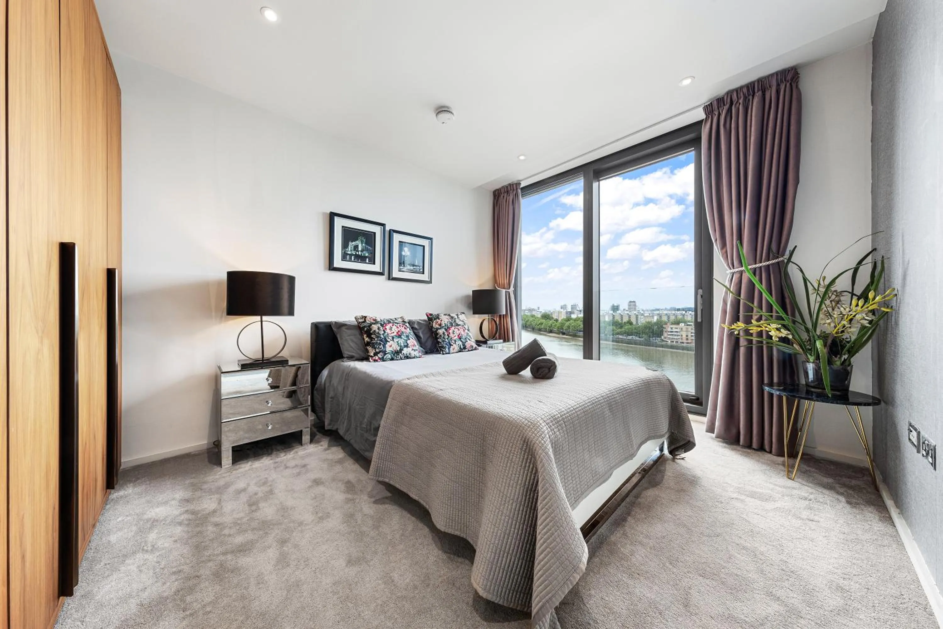Bed in River Panorama Central London 2 bedroom New Development