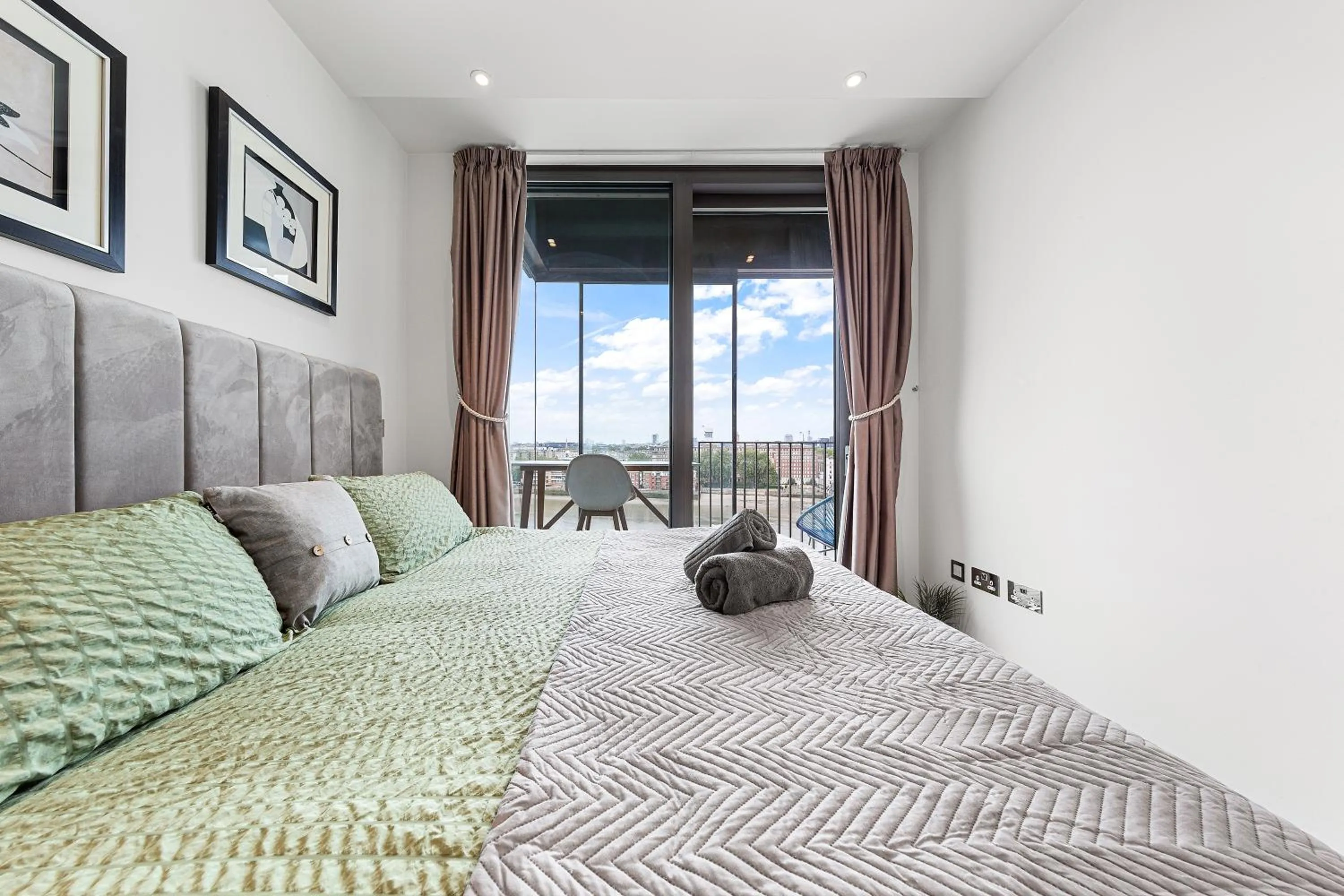 Bed in River Panorama Central London 2 bedroom New Development