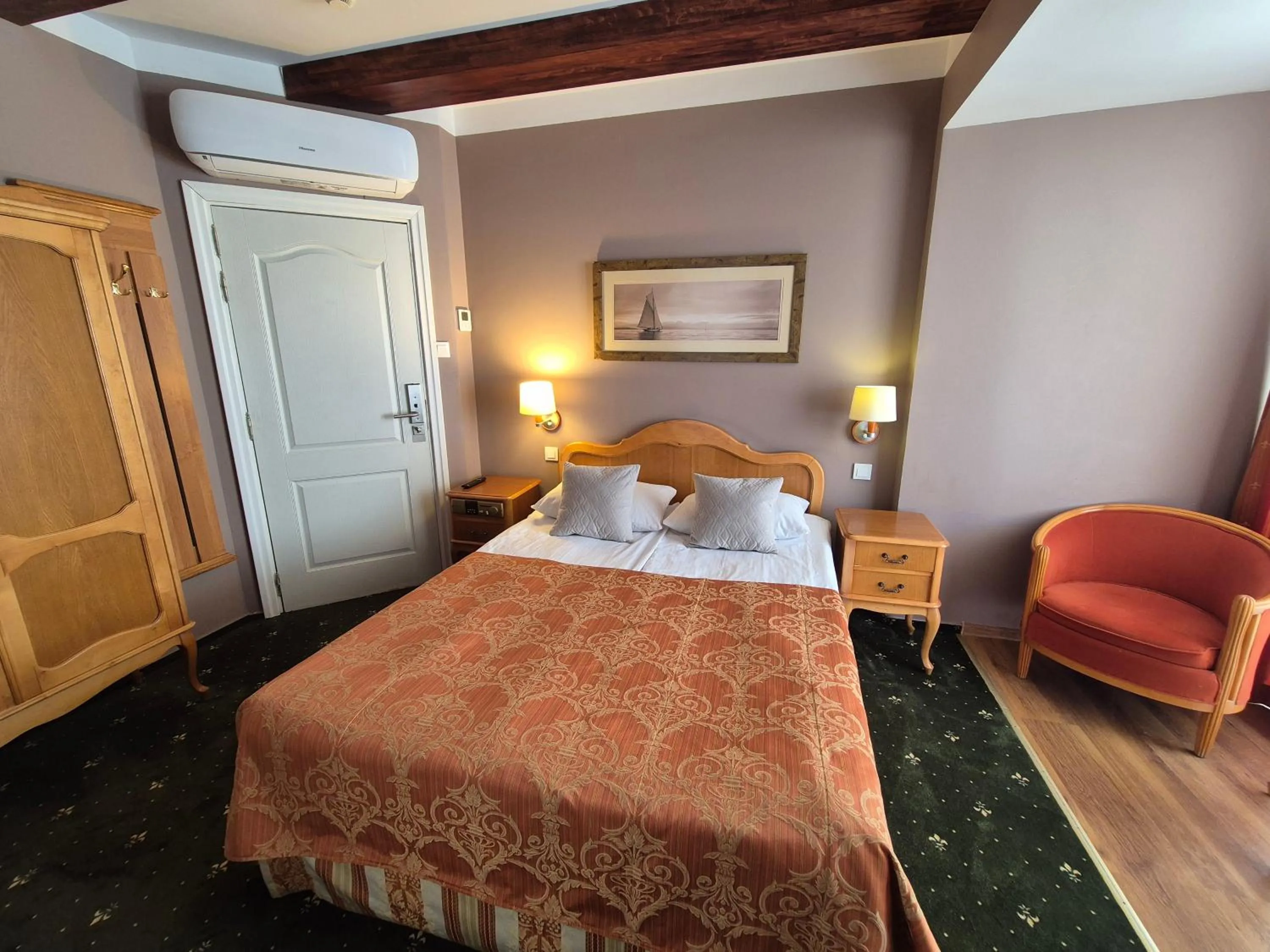 Bed in Meduza Hotel & Spa