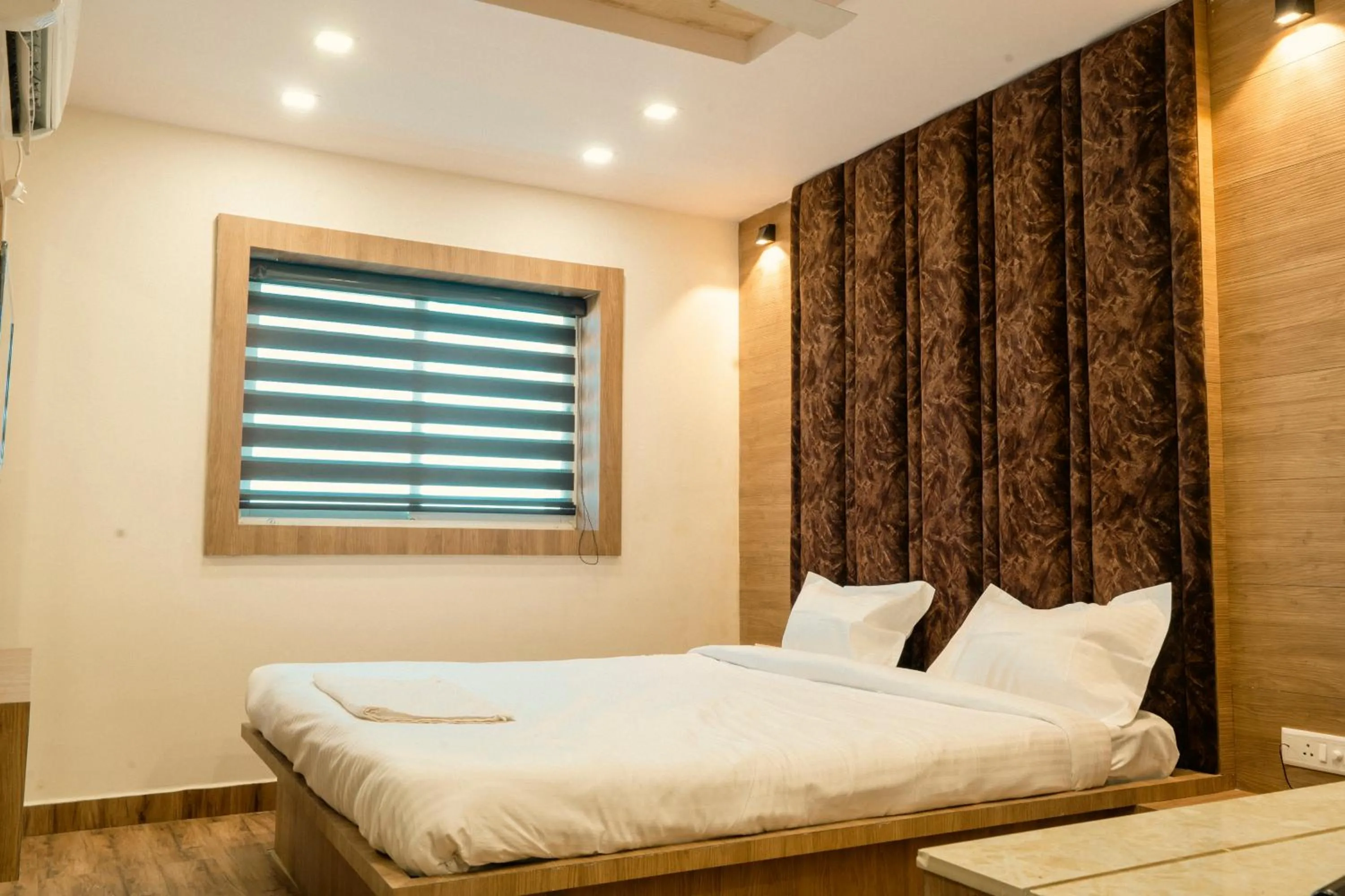 Bedroom in Hotel Sohrai Inn