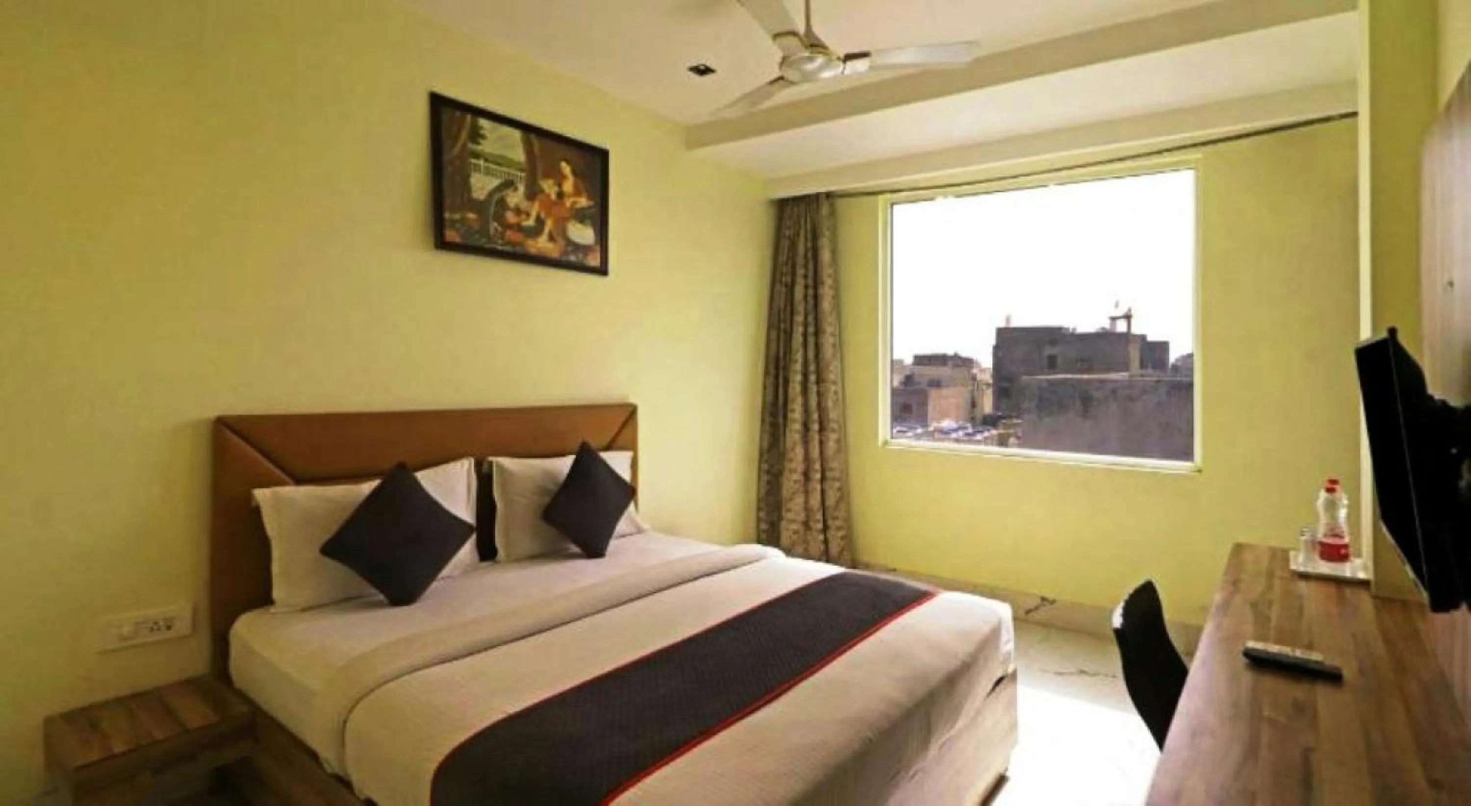 Photo of the whole room in Hotel Sohrai Inn