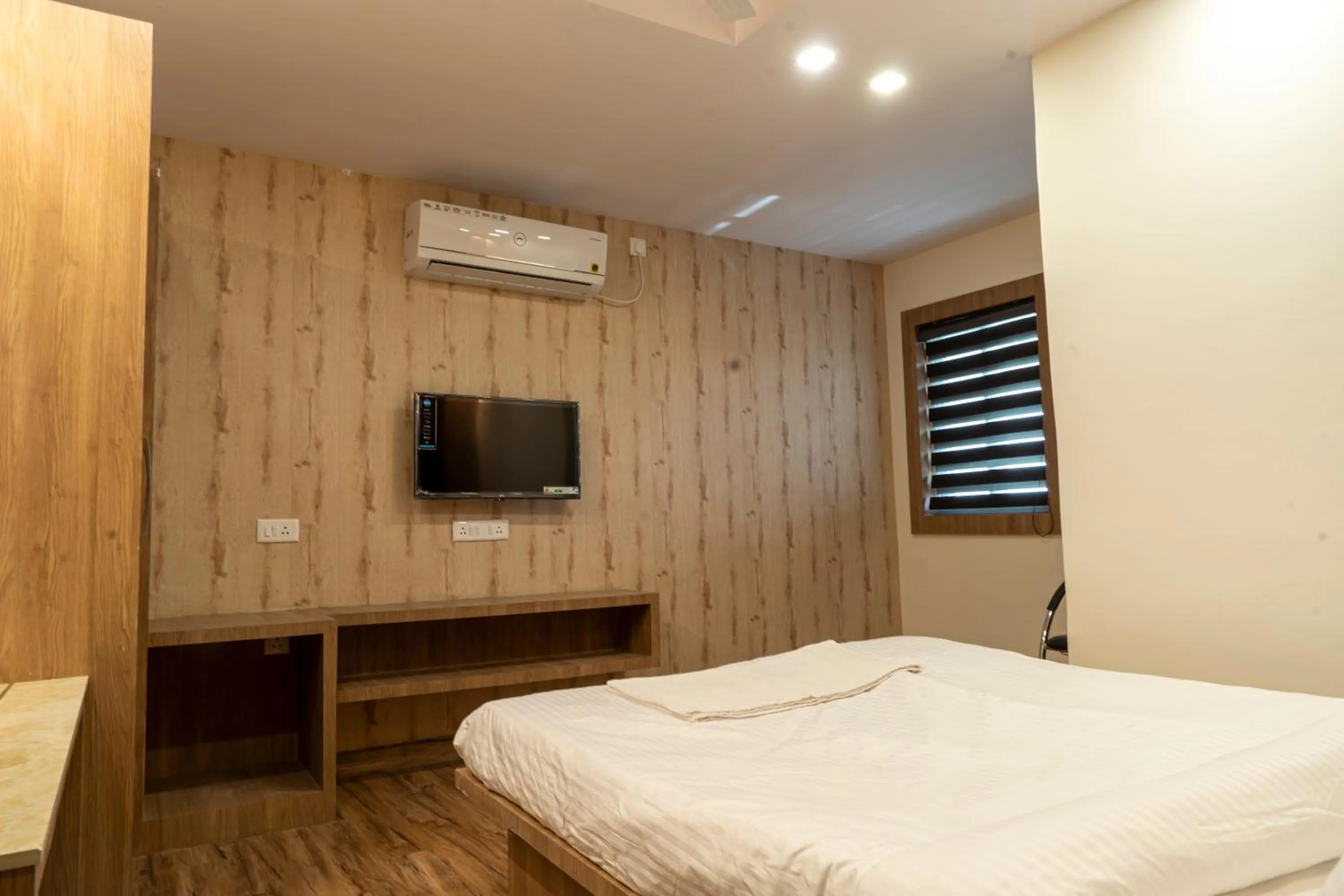 Evening entertainment in Hotel Sohrai Inn