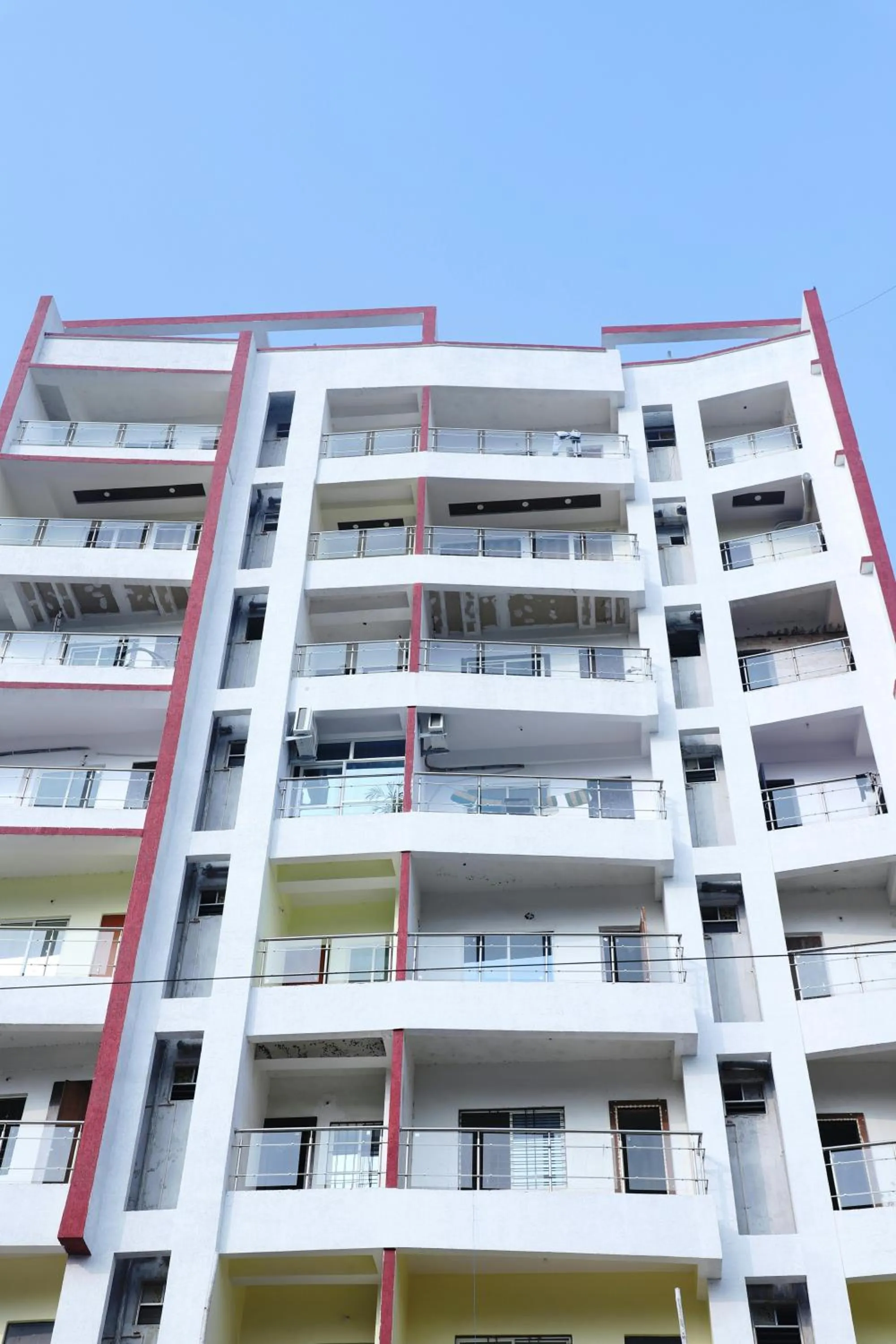 Property building in Hotel Sohrai Inn