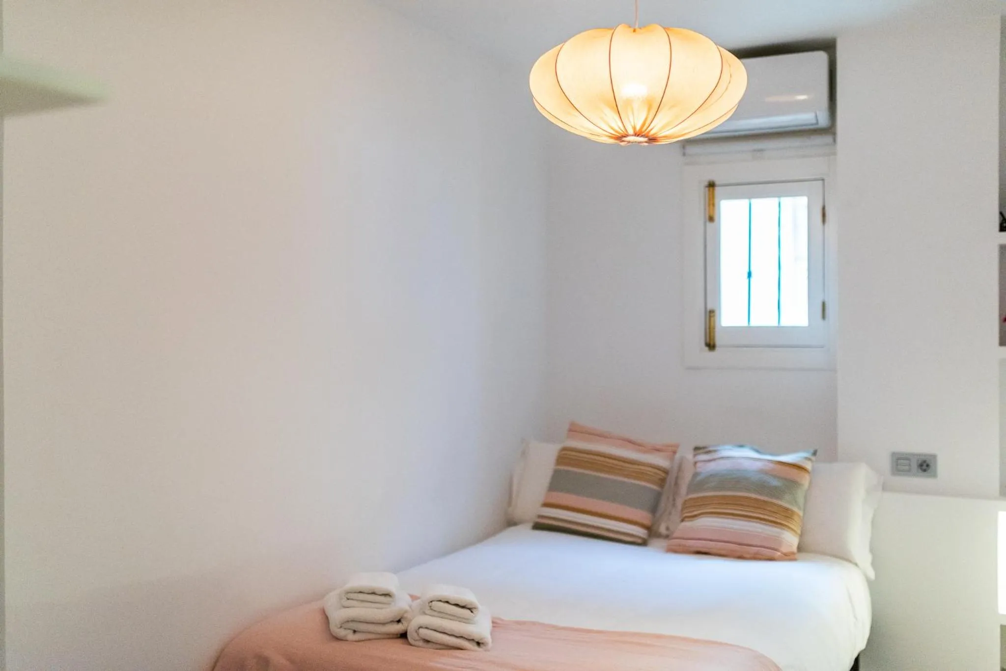 Bed in Precioso apartamento con parking en Granada