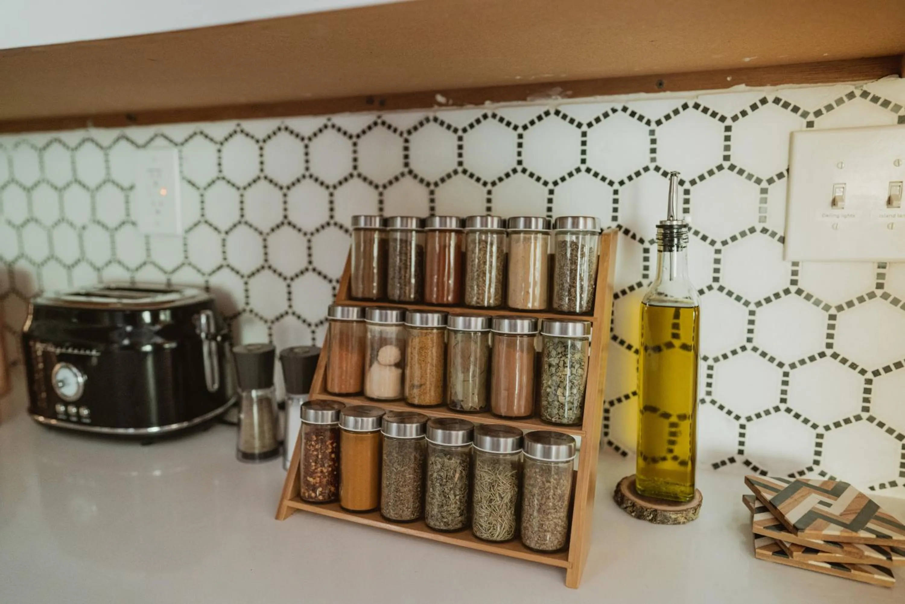 Kitchen or kitchenette in Romantic Forest Lovers Nest by Casa Oso