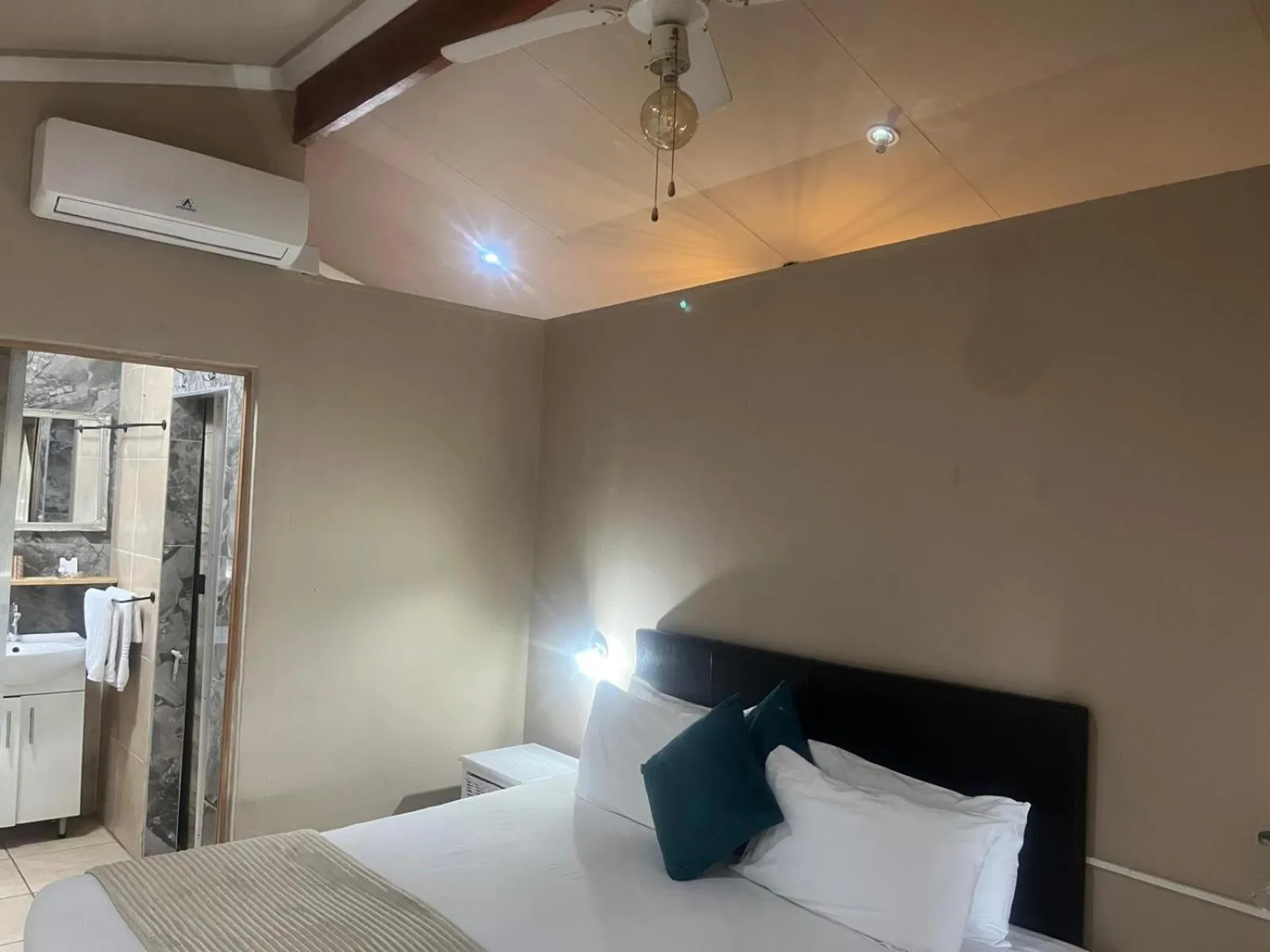 Bed in Muco Guest House