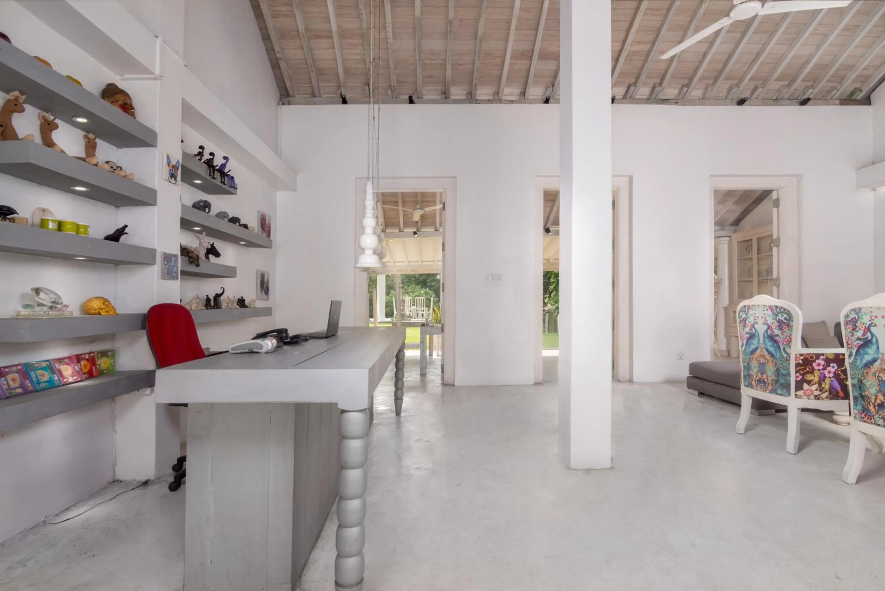 On-site shops in W15 Escape