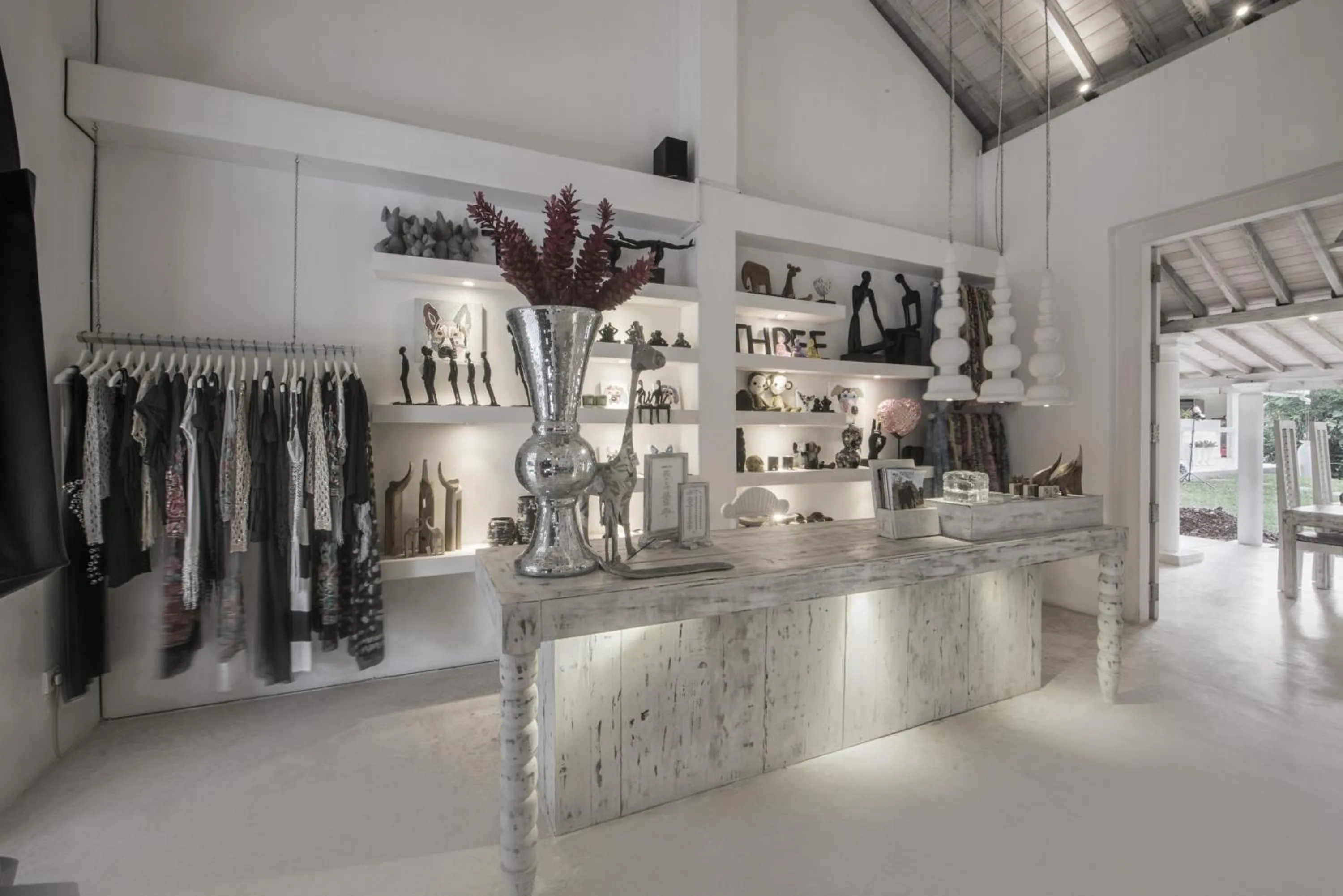 On-site shops in W15 Escape