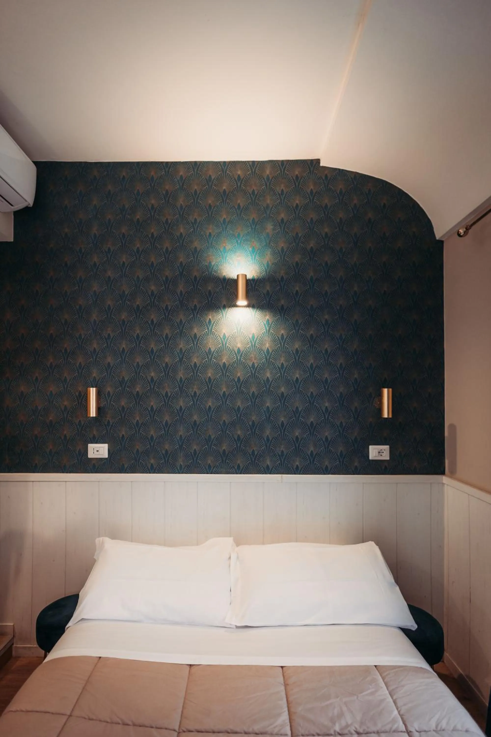 Bed in Hotel Domus Tiberina