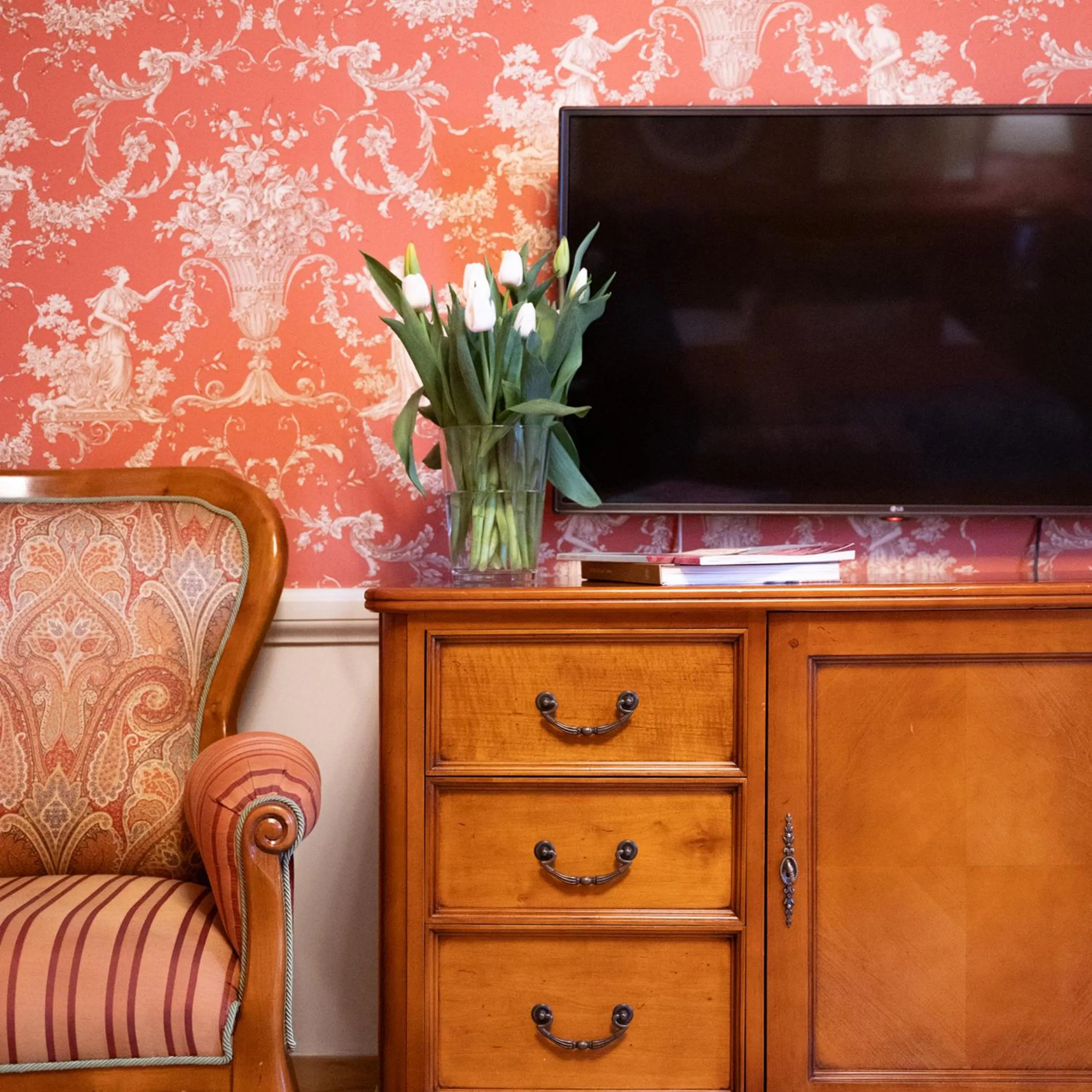 TV and multimedia in The Bonerowski Palace Boutique Hotel