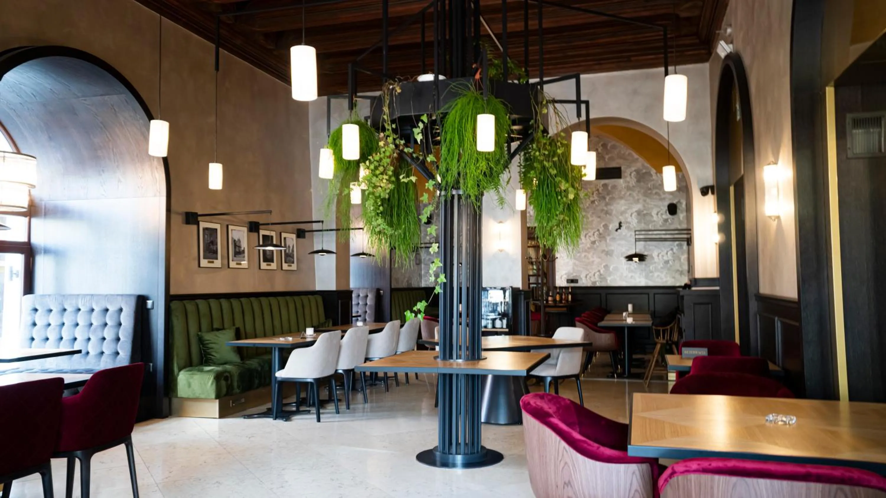 Restaurant/places to eat in The Bonerowski Palace Boutique Hotel