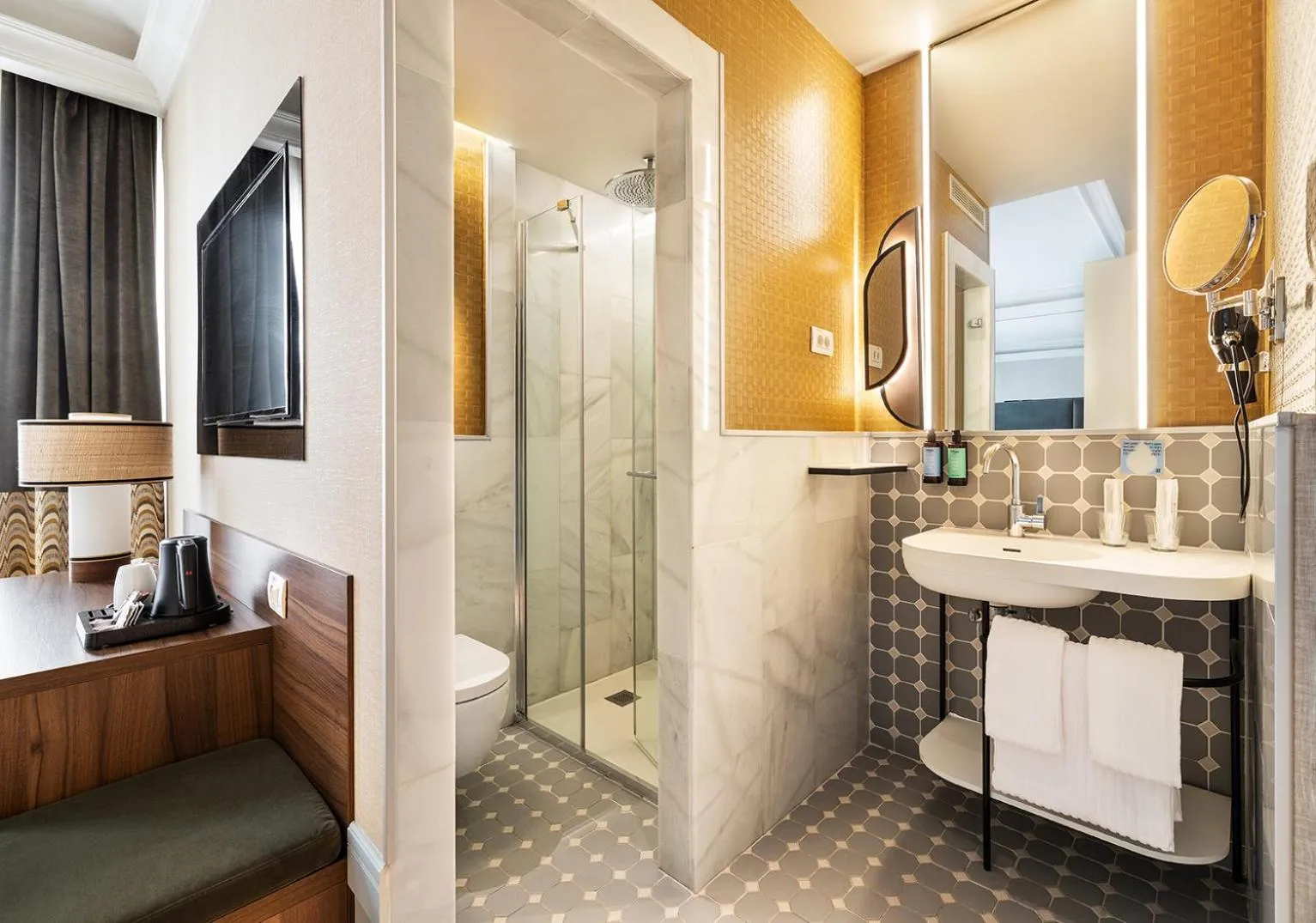 Bathroom in One Shot Recoletos