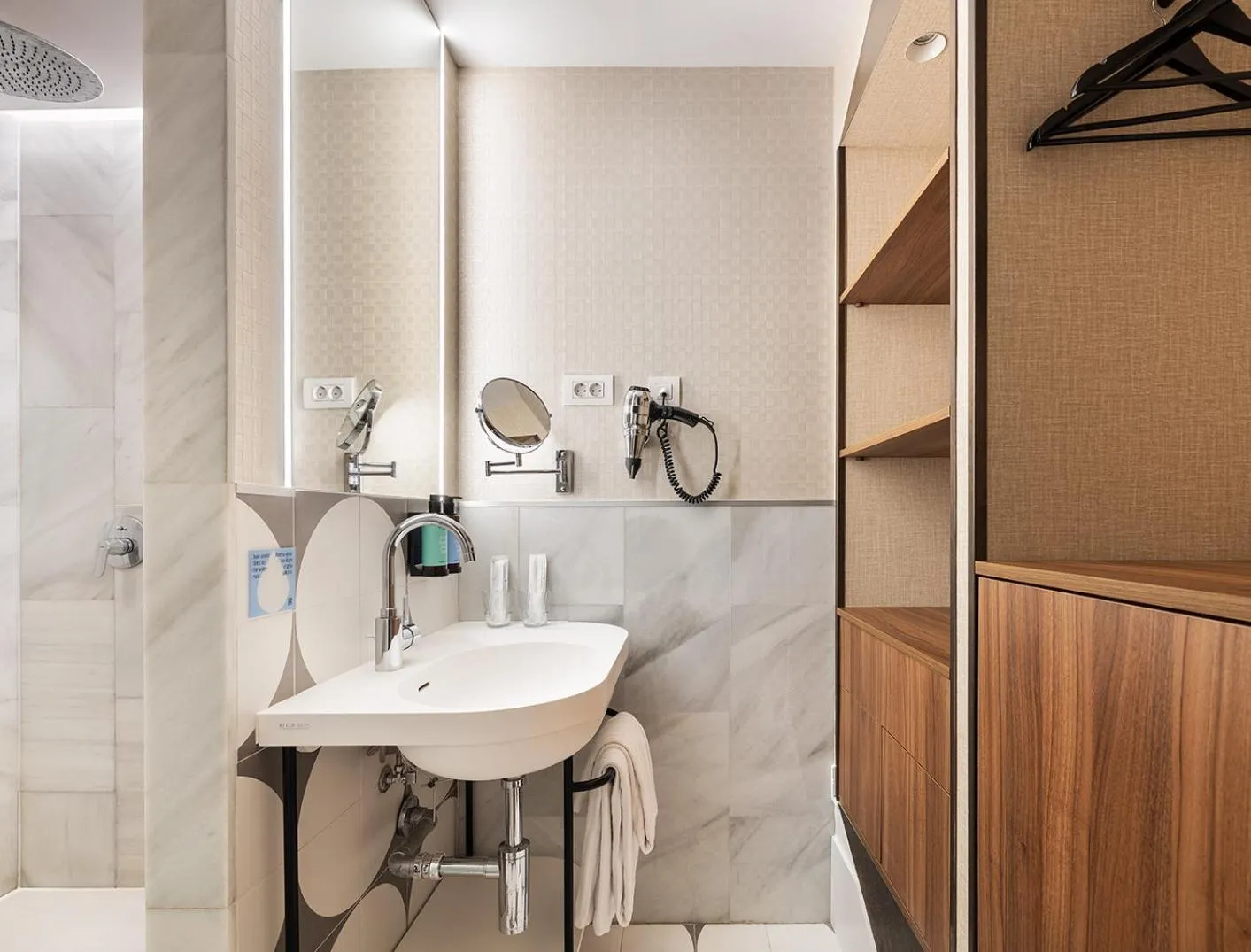 Bathroom in One Shot Recoletos