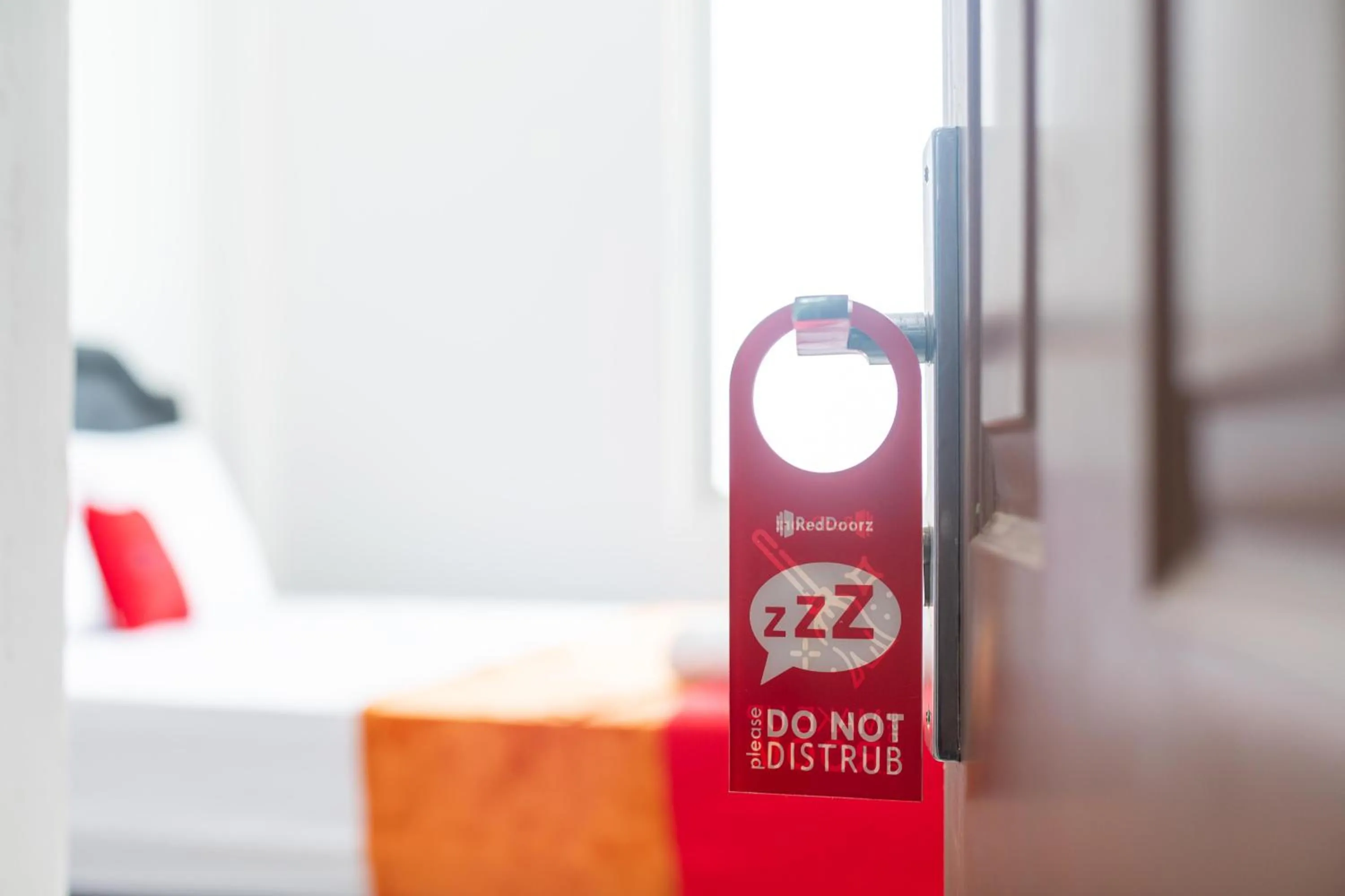 Bedroom in RedDoorz @ Aralia Harapan Indah