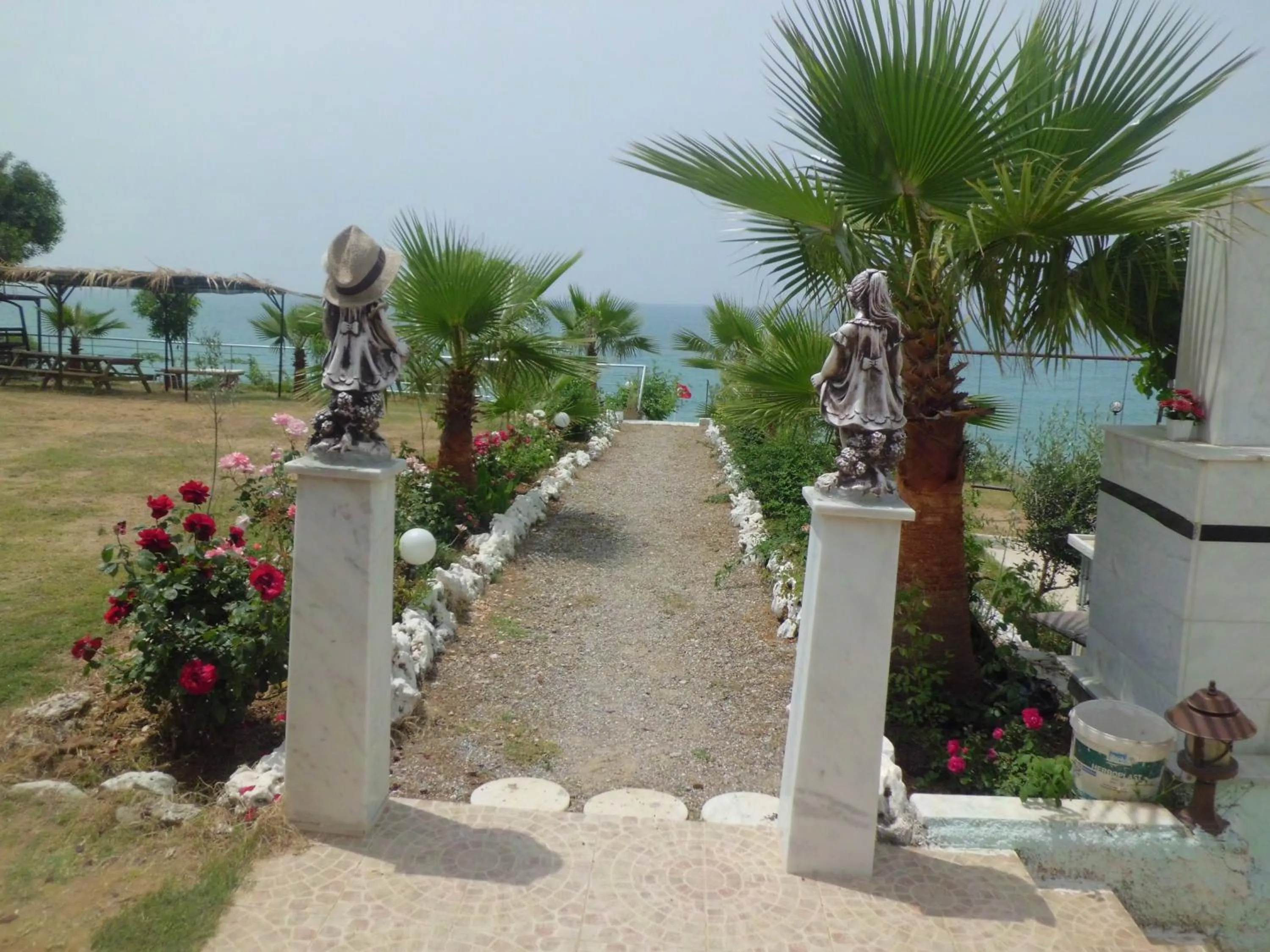 Day in Mavi Cennet Camping Caravan