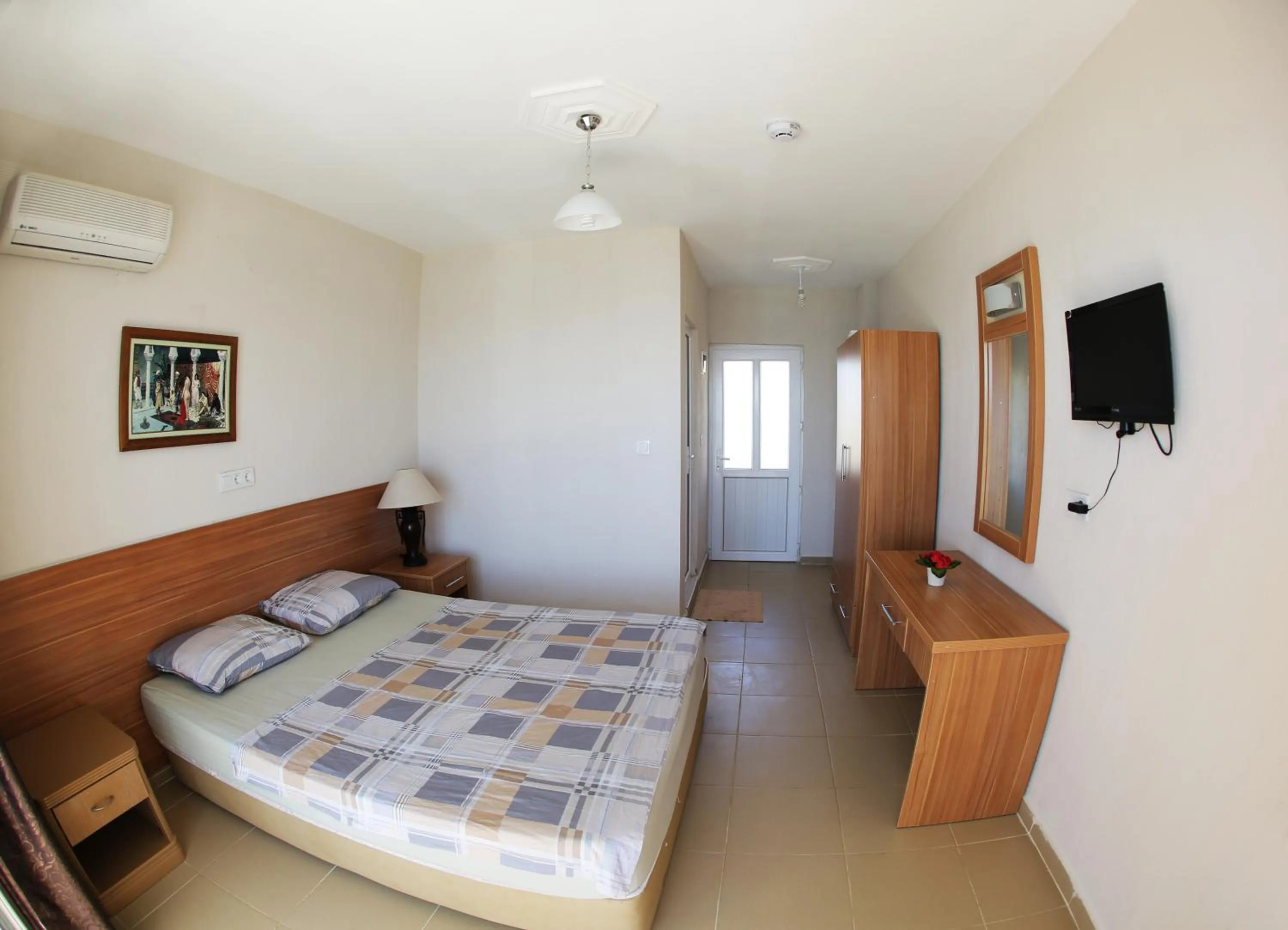 Photo of the whole room, Bed in Mavi Cennet Camping Caravan