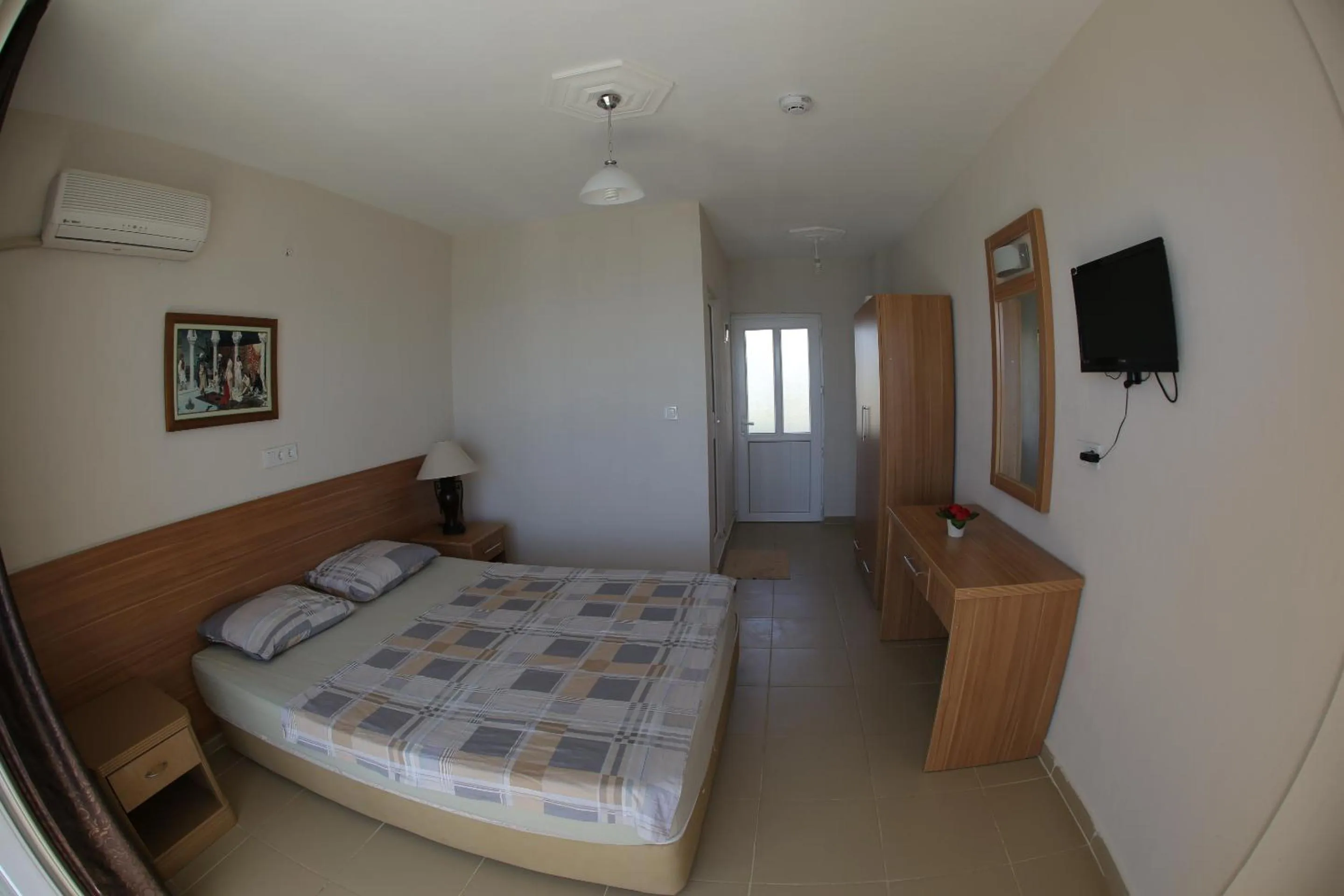 Photo of the whole room, Bed in Mavi Cennet Camping Caravan