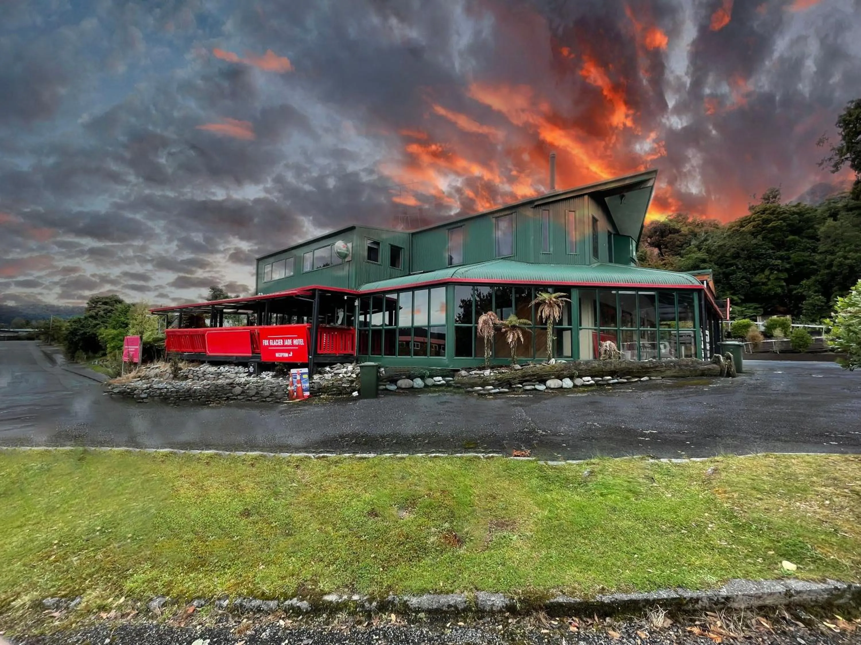 Property building in Fox Glacier Jade Hotel