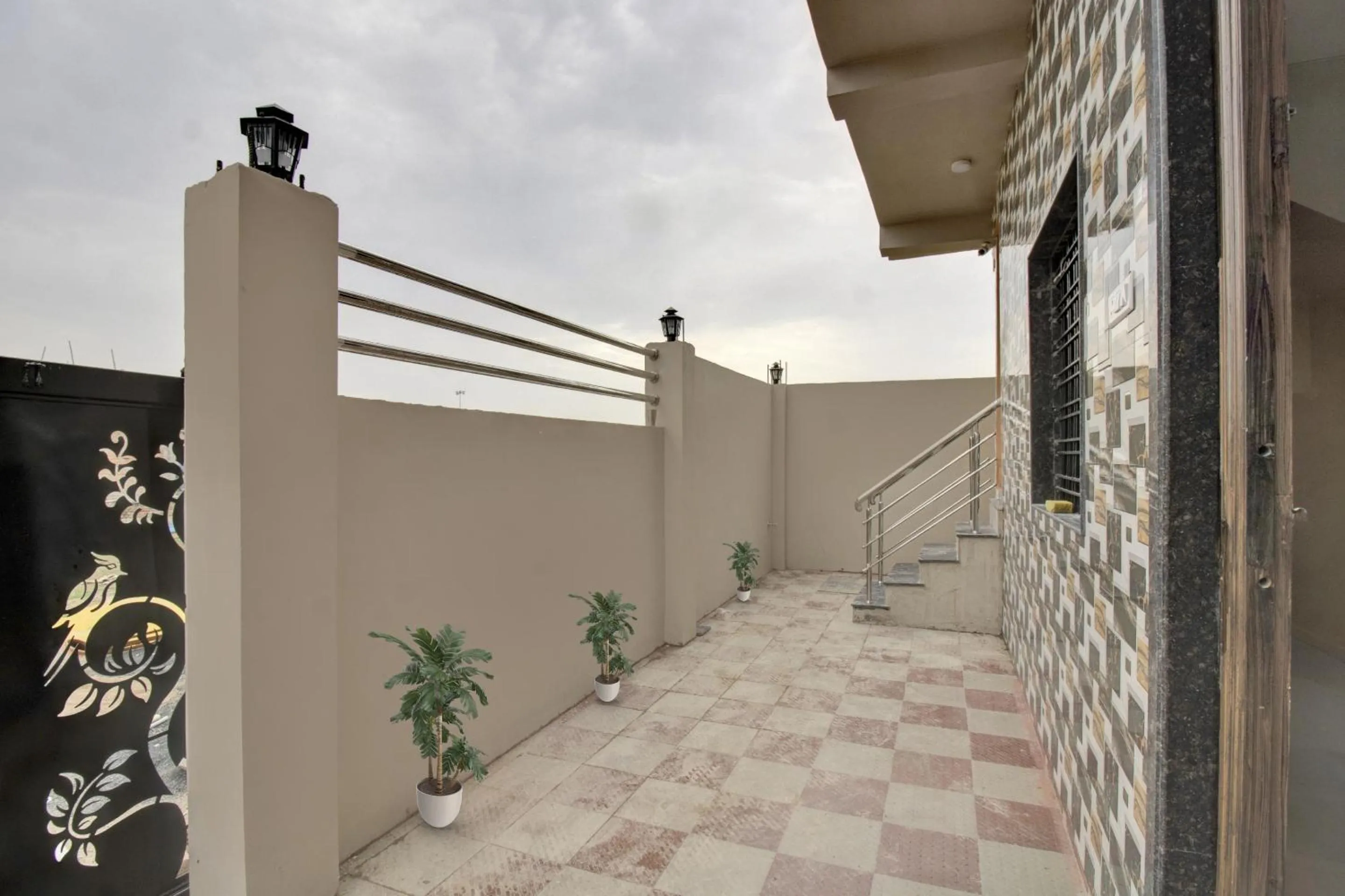 Lobby or reception in Hotel O by OYO R K Guest House