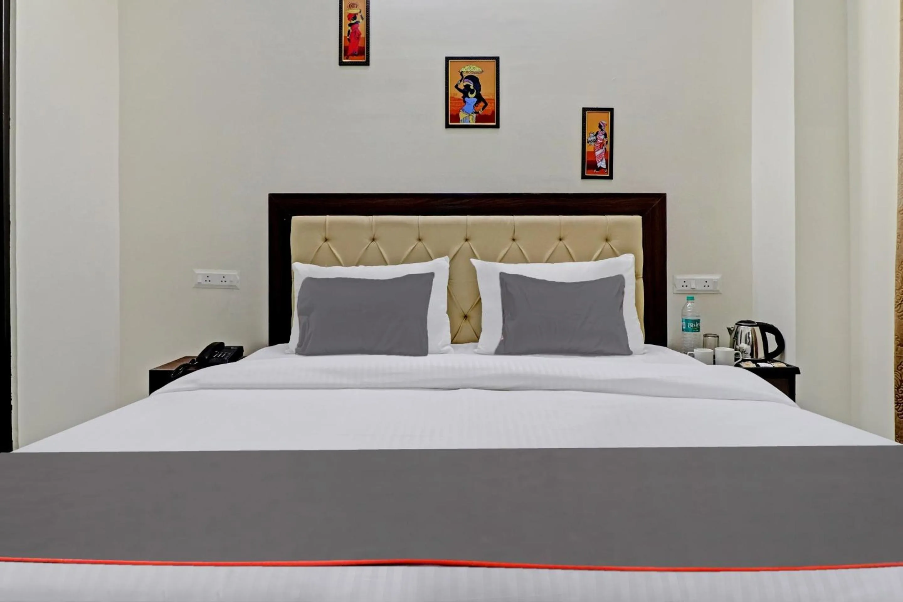 Bedroom, Bed in Hotel O VICTORIA PALACE