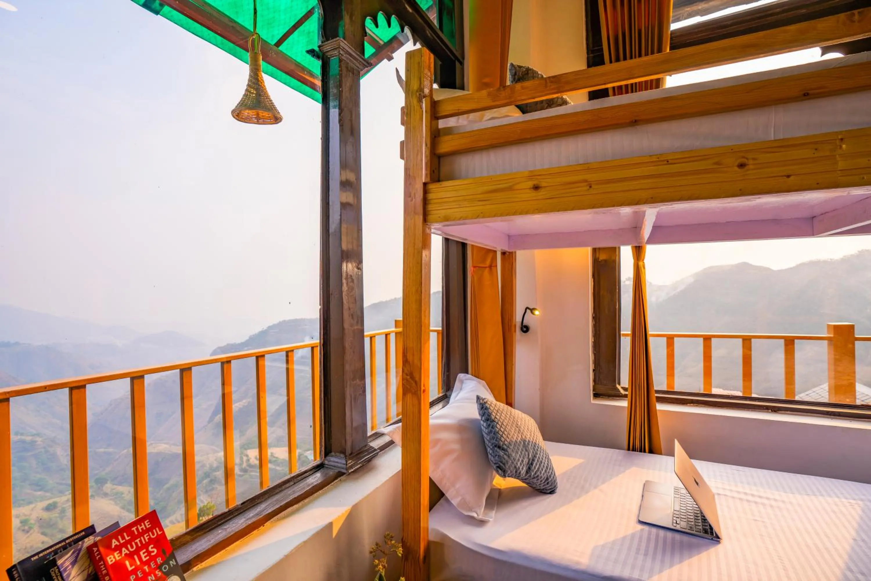 Bed in Zostel Banikhet, Dalhousie