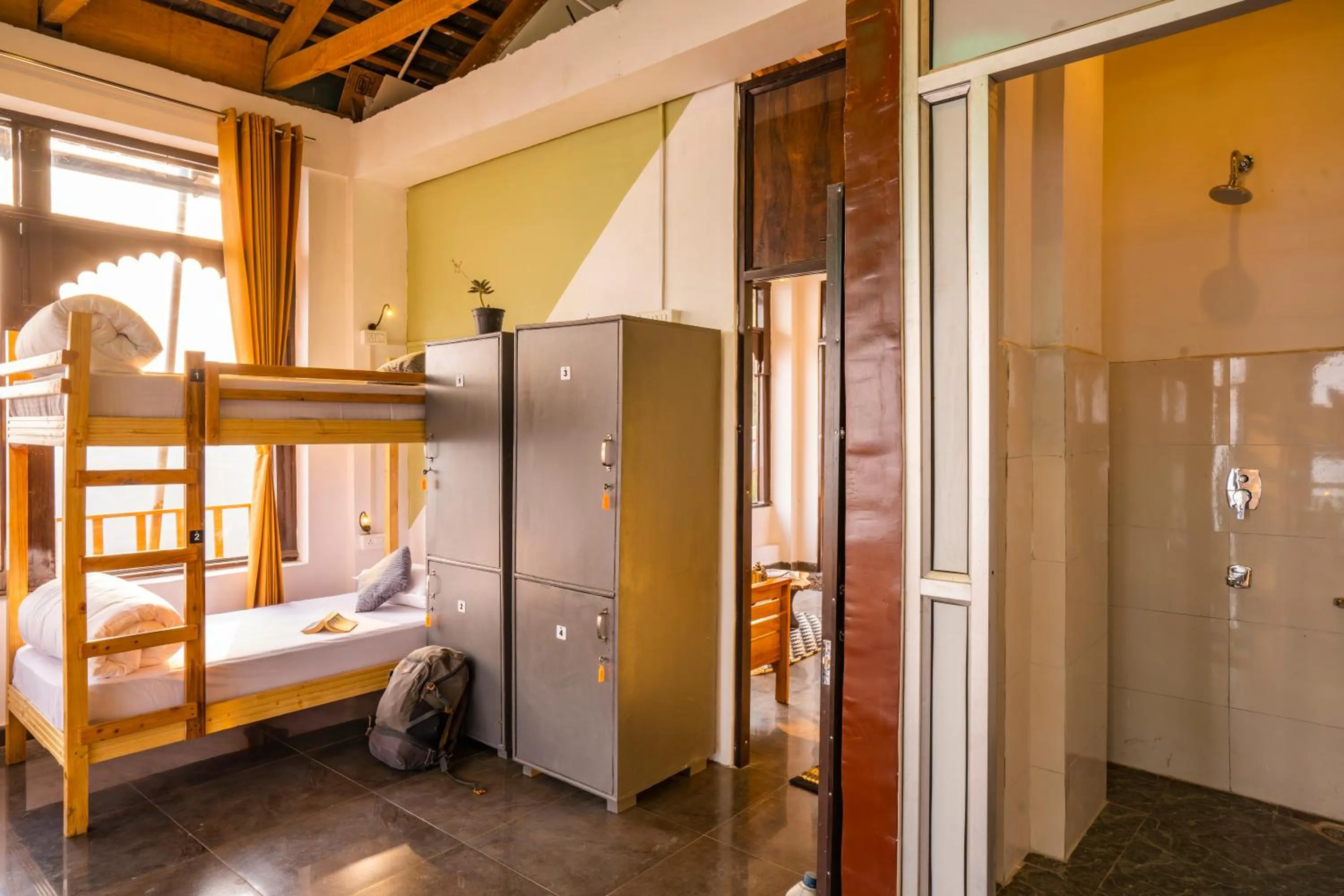 Bed in Zostel Banikhet, Dalhousie