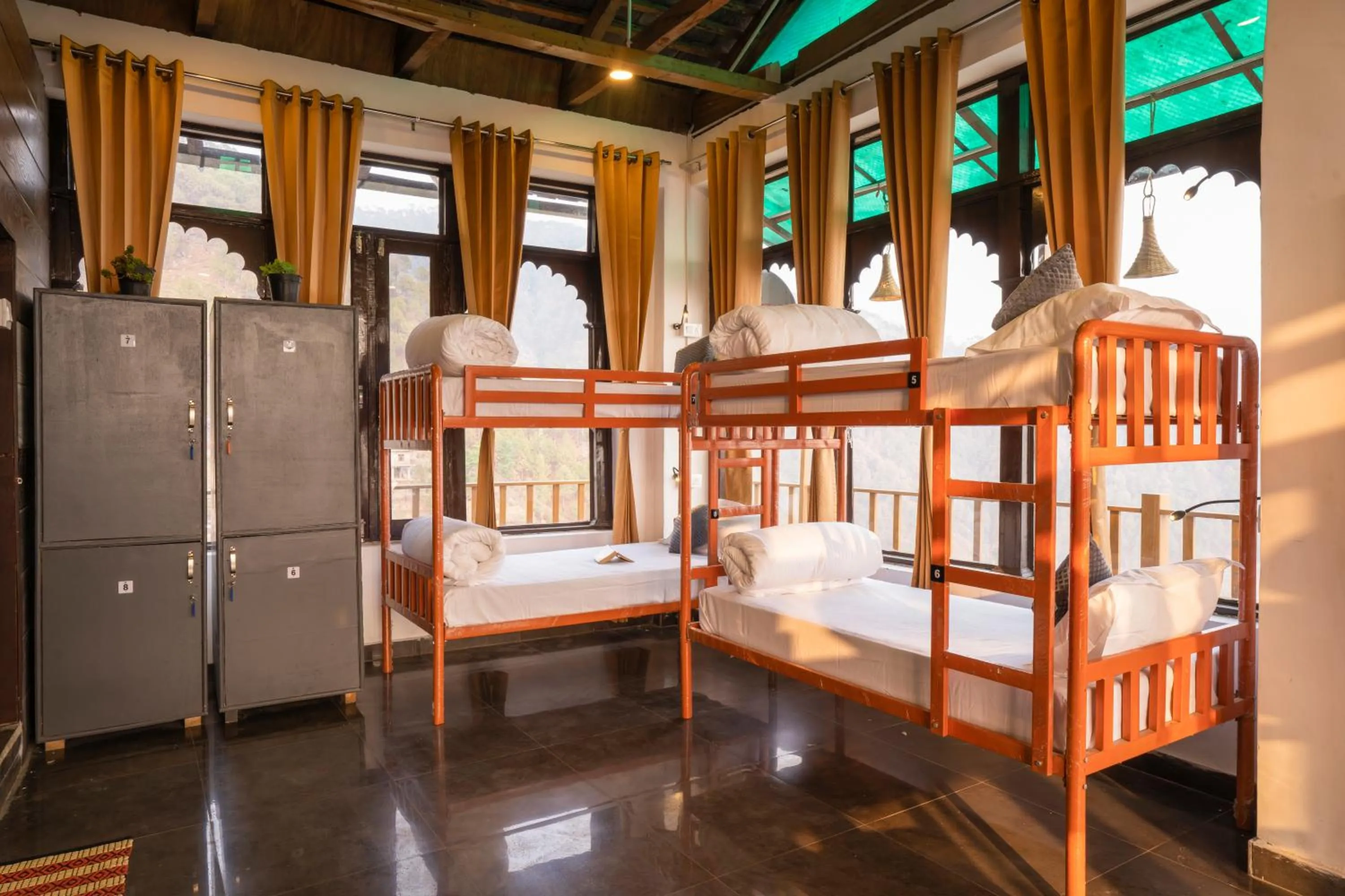 Bed in Zostel Banikhet, Dalhousie