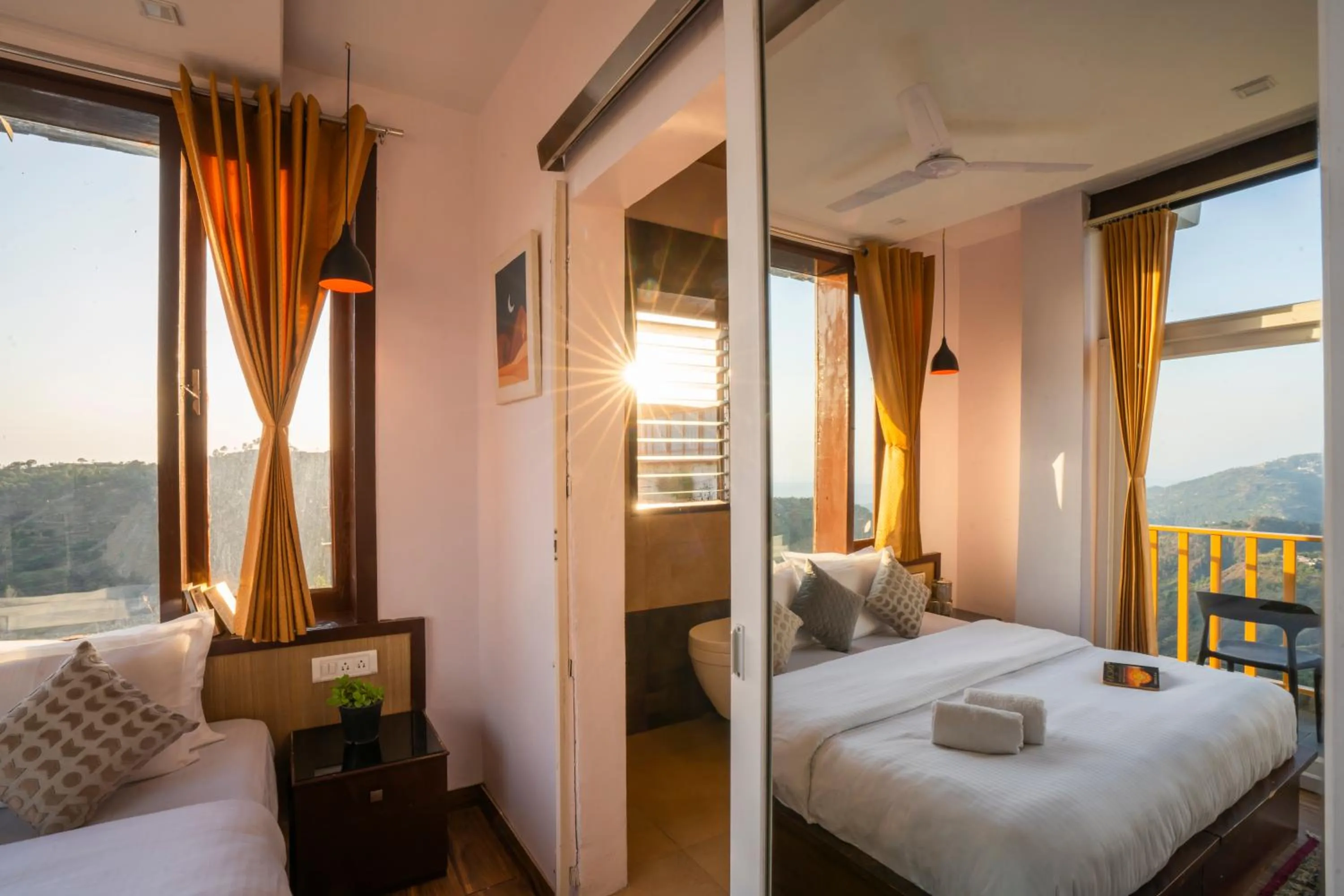 Bed in Zostel Banikhet, Dalhousie