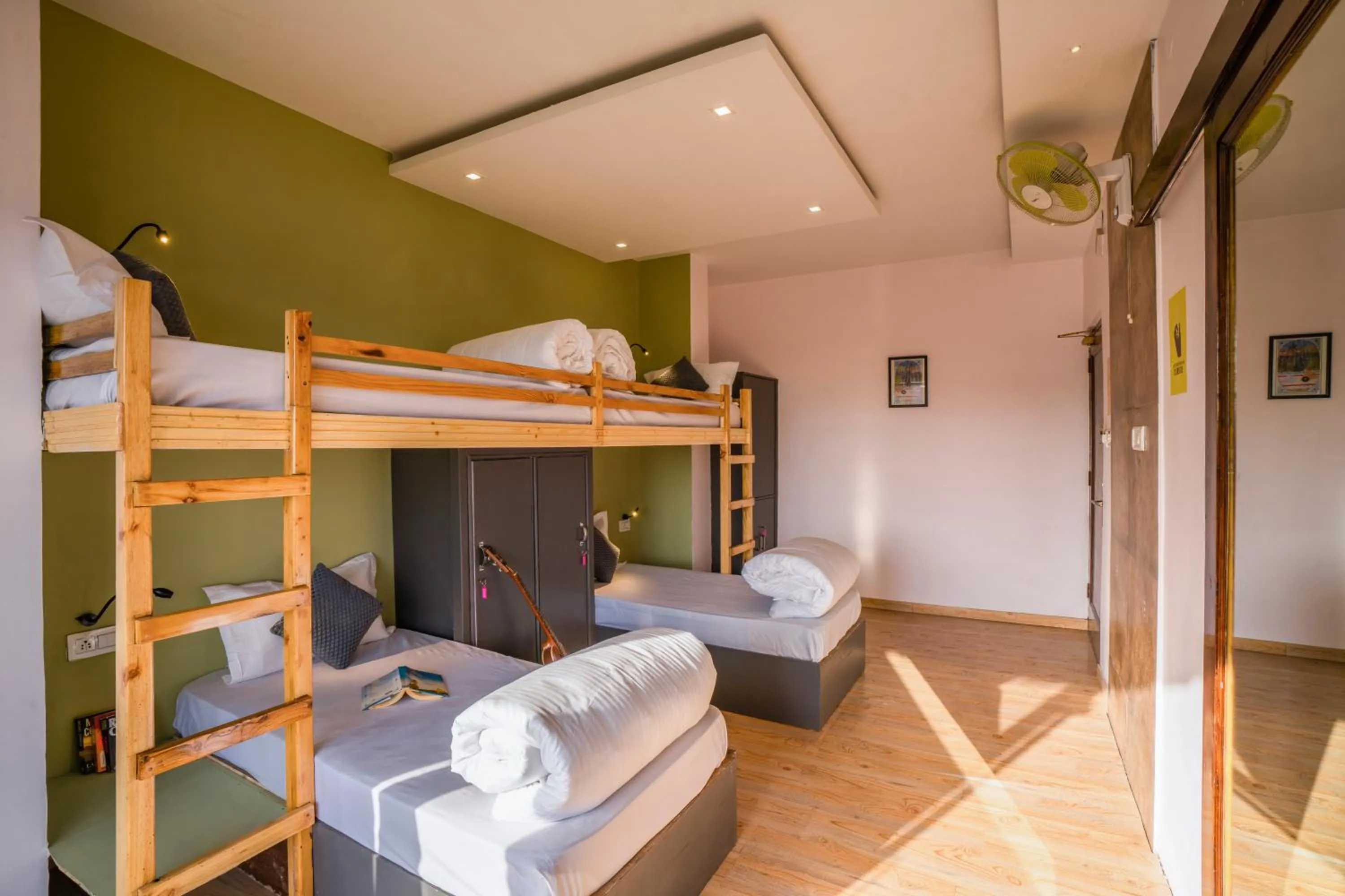 Bed in Zostel Banikhet, Dalhousie