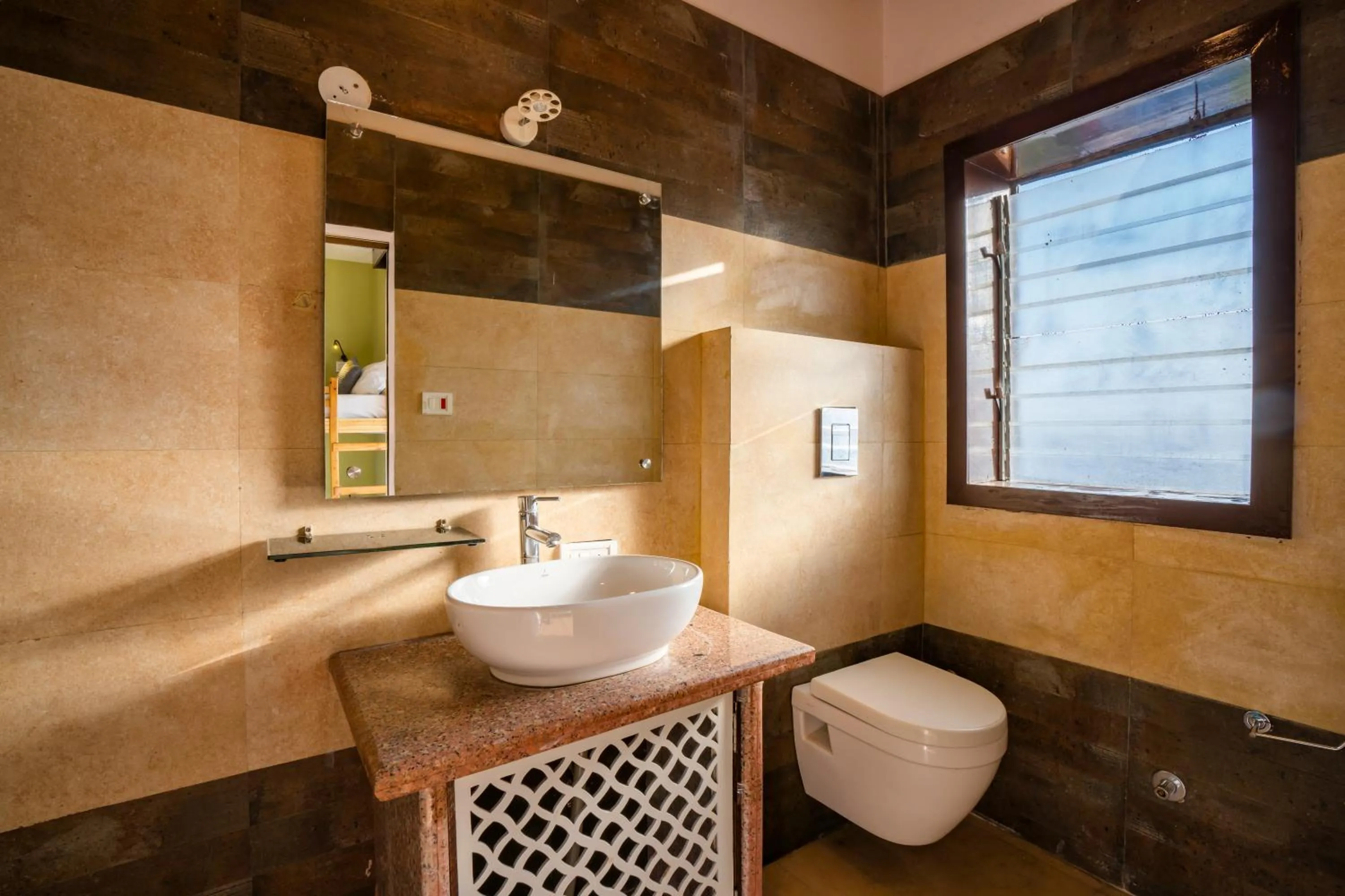 Shower in Zostel Banikhet, Dalhousie