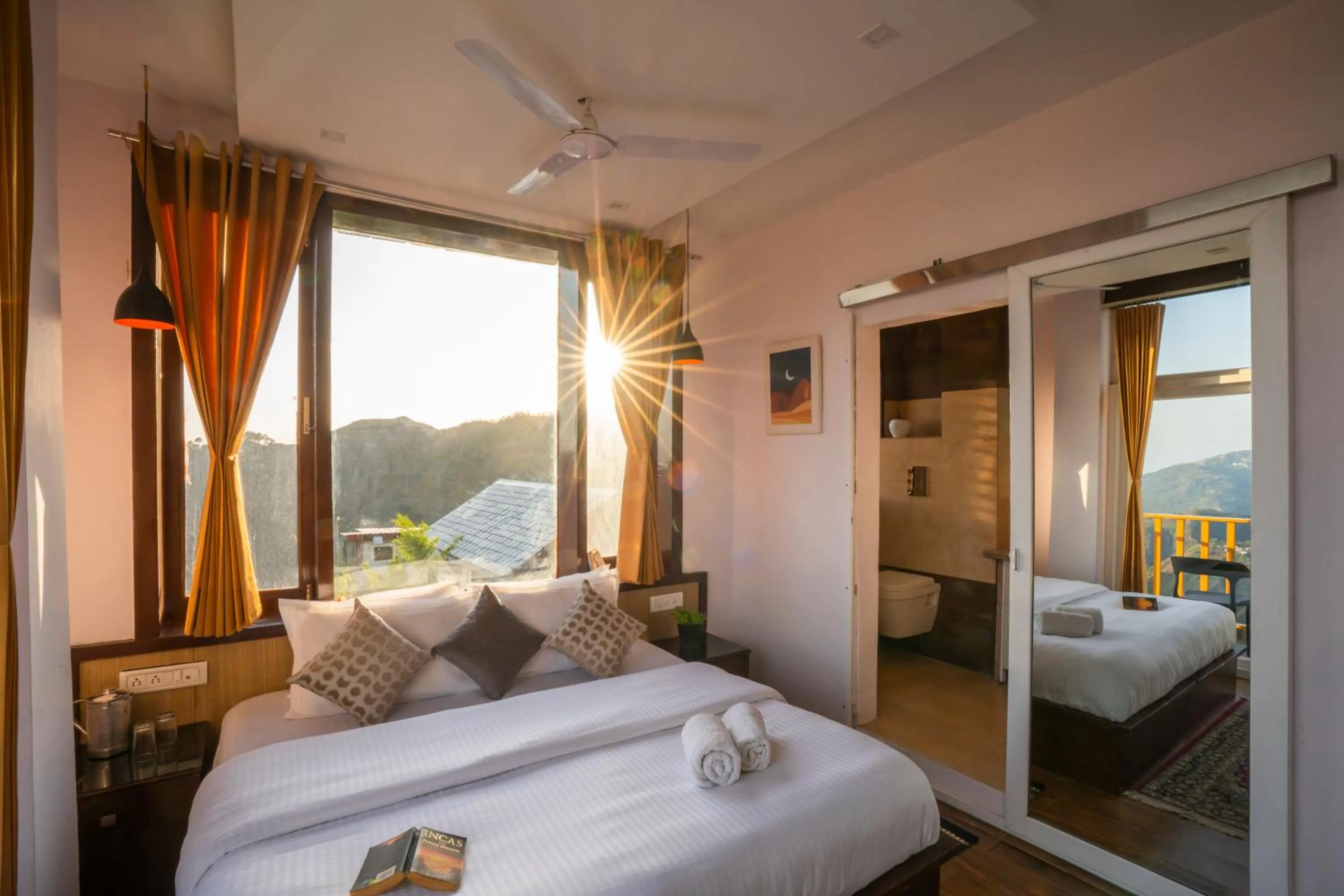 Bed in Zostel Banikhet, Dalhousie