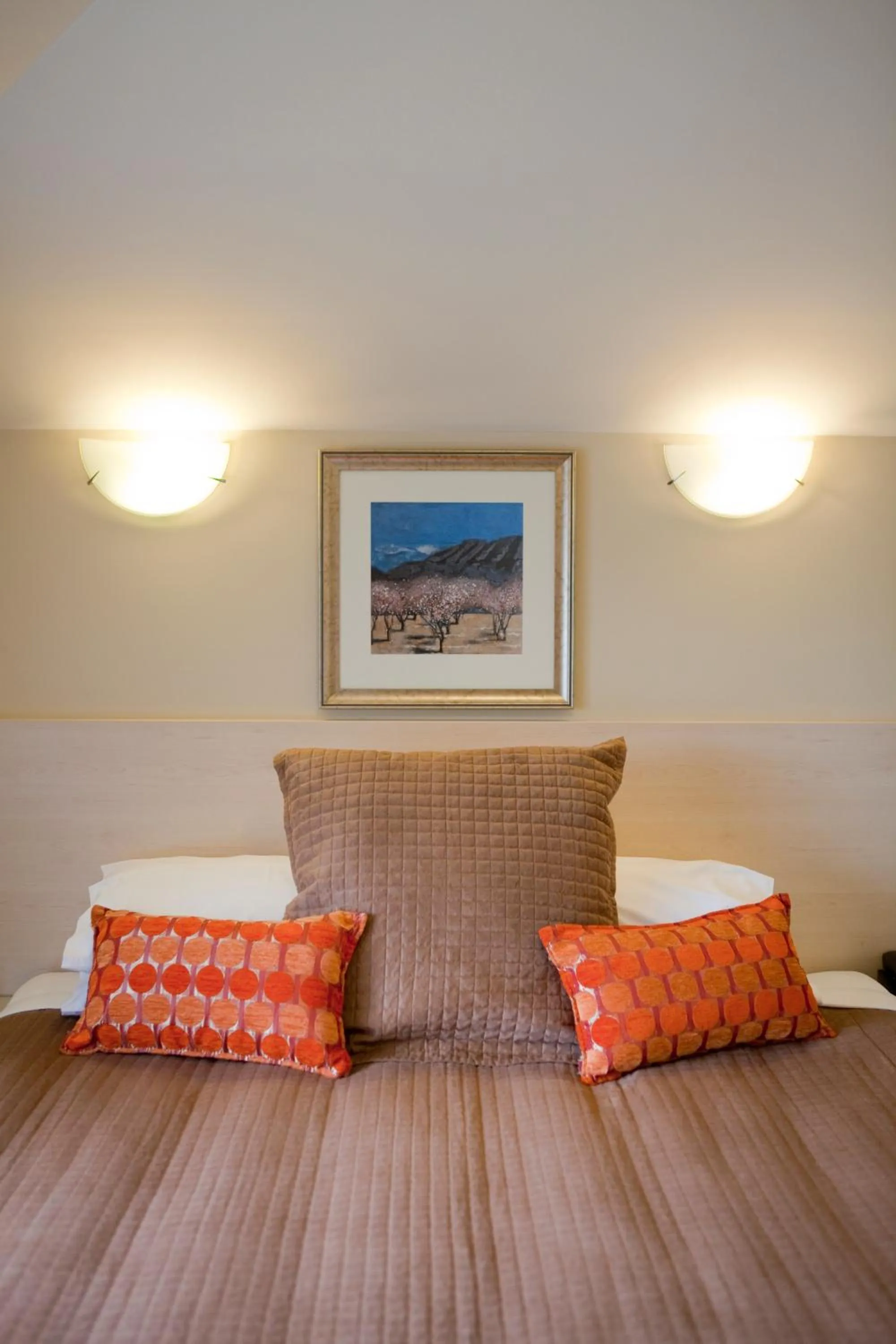 Bed in Kings Of Riccarton Motel- Close to Railway Station and Airport with Shuttle service