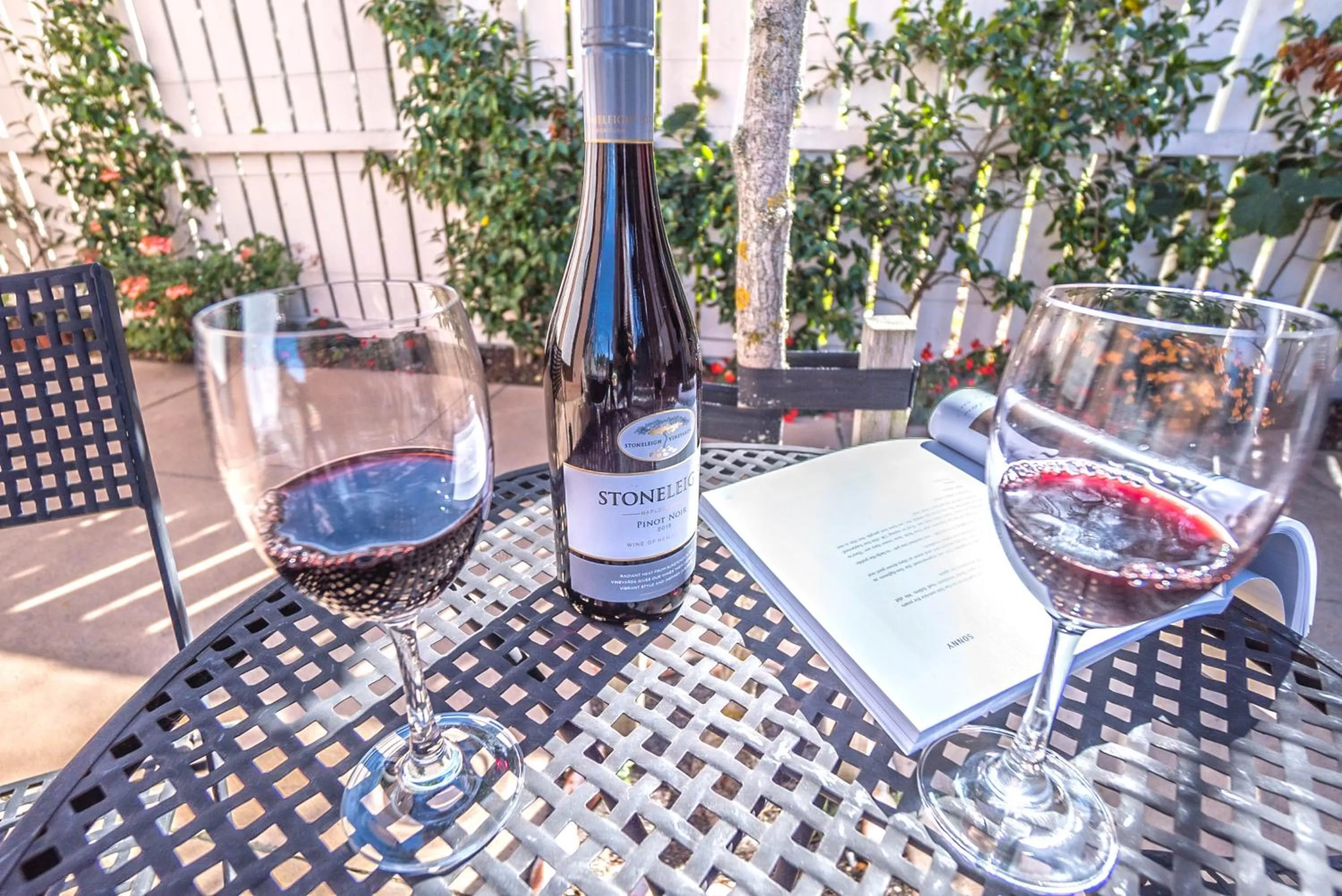 Patio in Kings Of Riccarton Motel- Close to Railway Station and Airport with Shuttle service